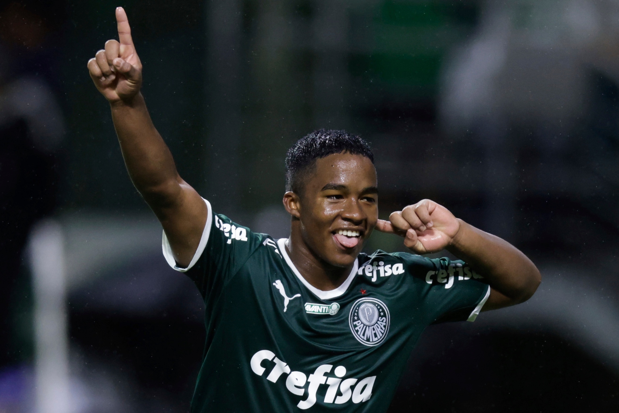 Endrick celebra un gol con Palmeiras.