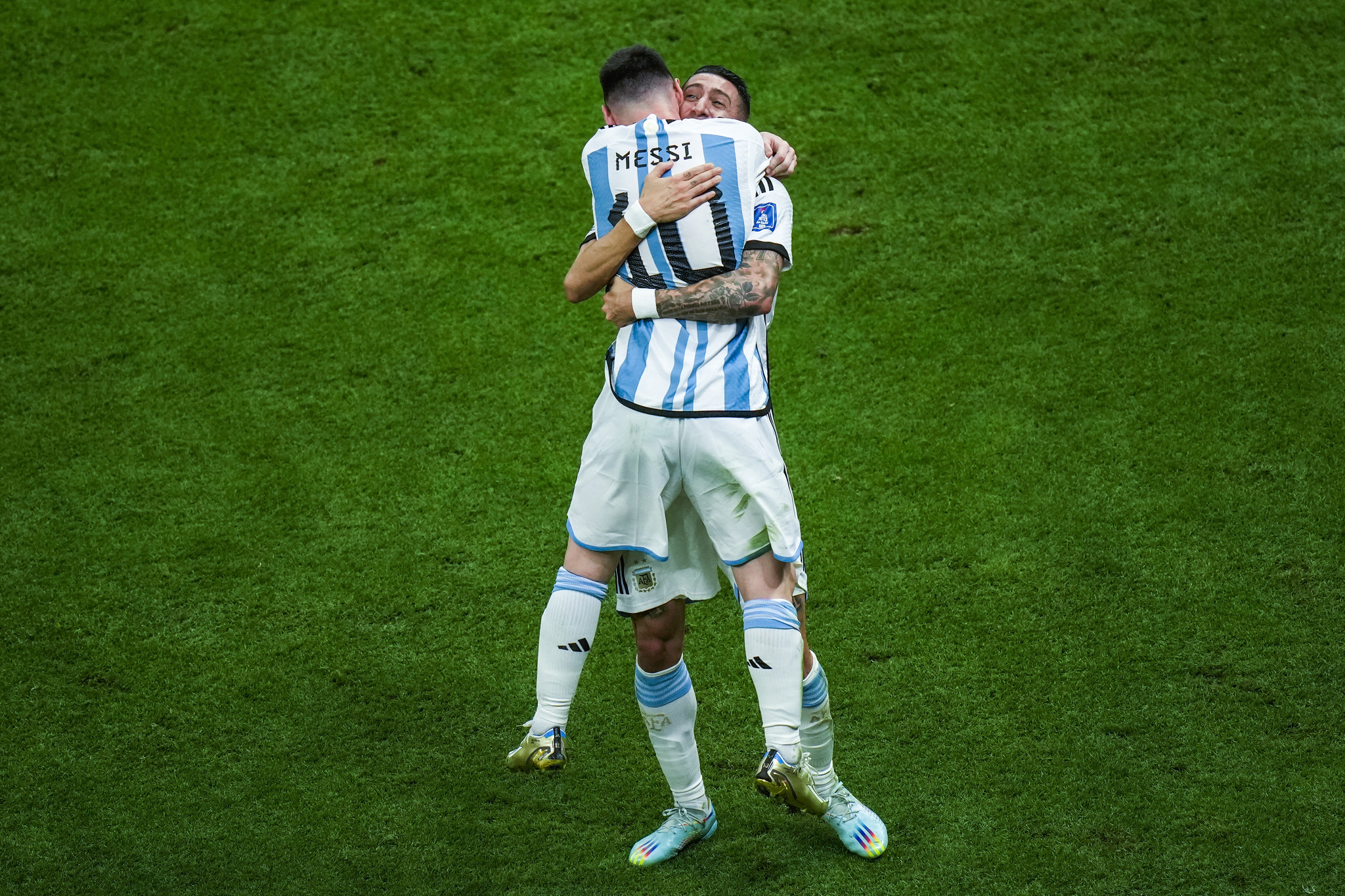 Messi Getting Hit MARCA - Diario online líder en información deportiva