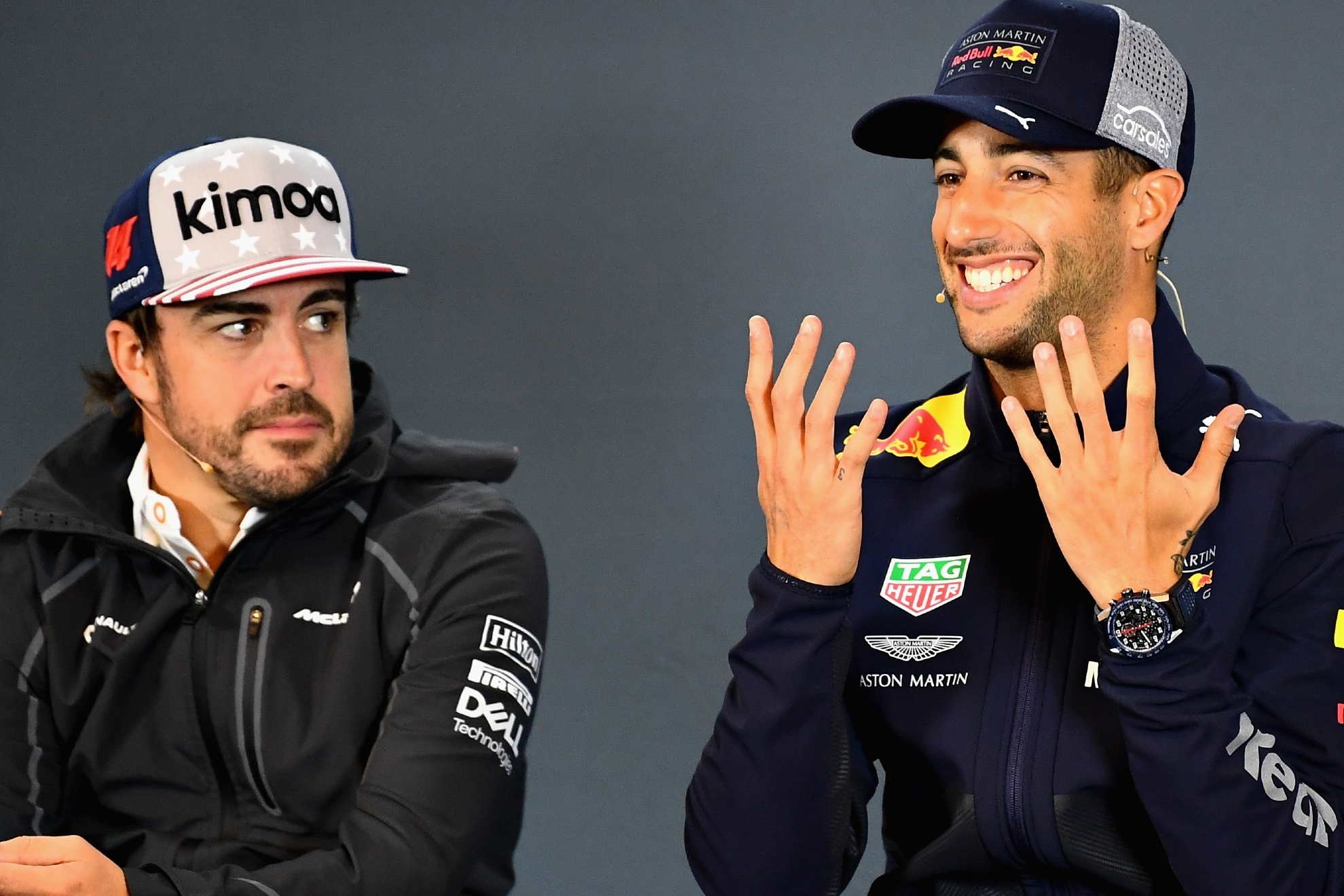 Ricciardo, en una rueda de prensa junto a Alonso.