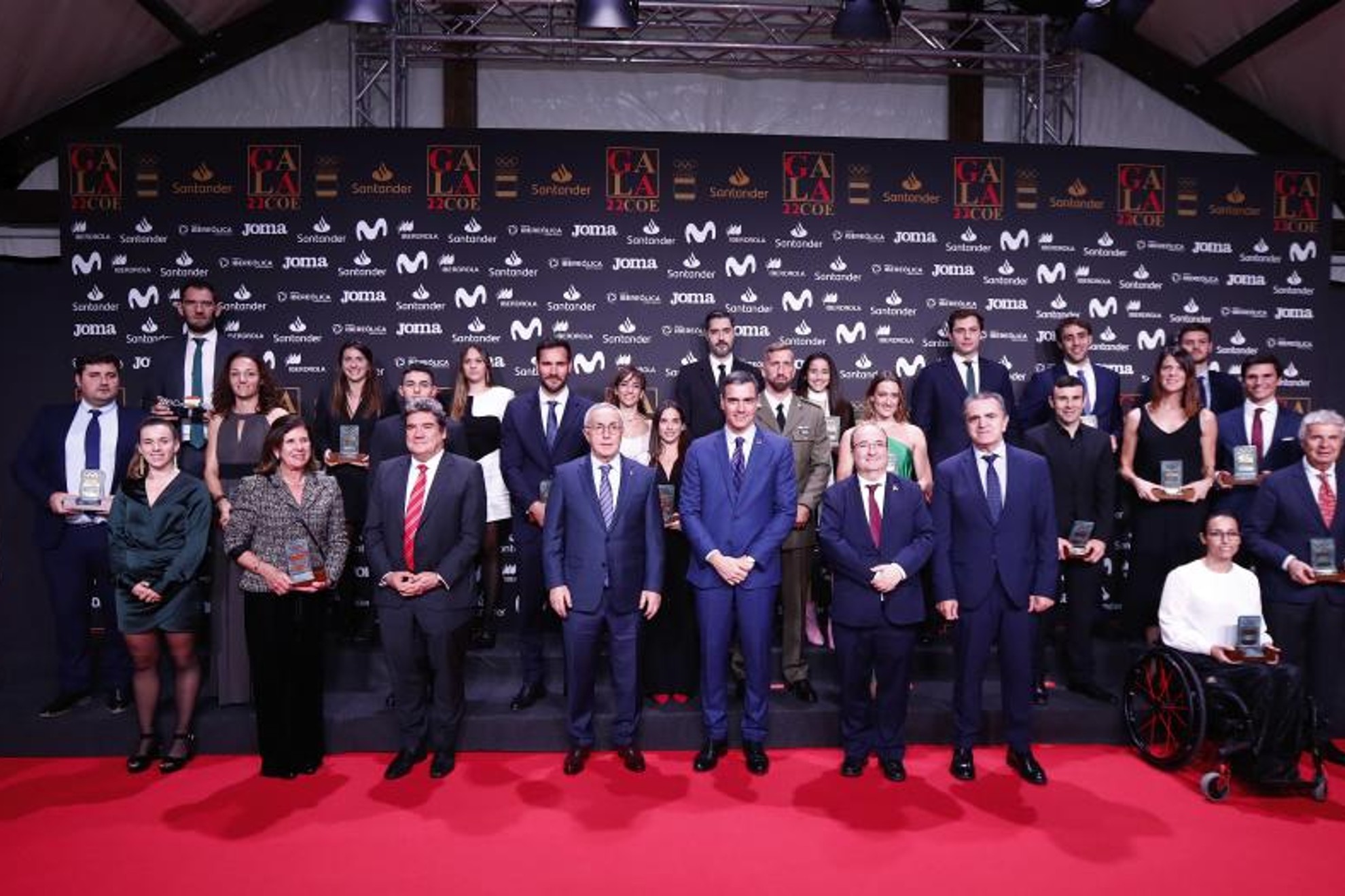 Todos los protagonistas posan con sus premios en la XVII Gala del Comité Olímpico Español