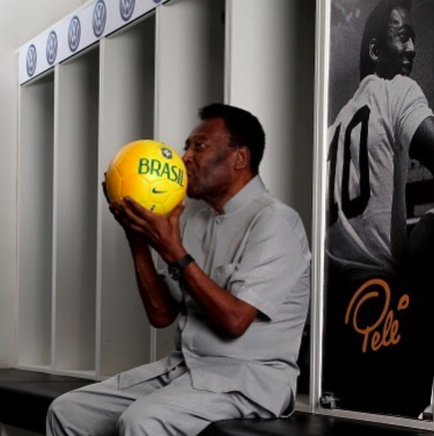 Pele in the Santos locker room