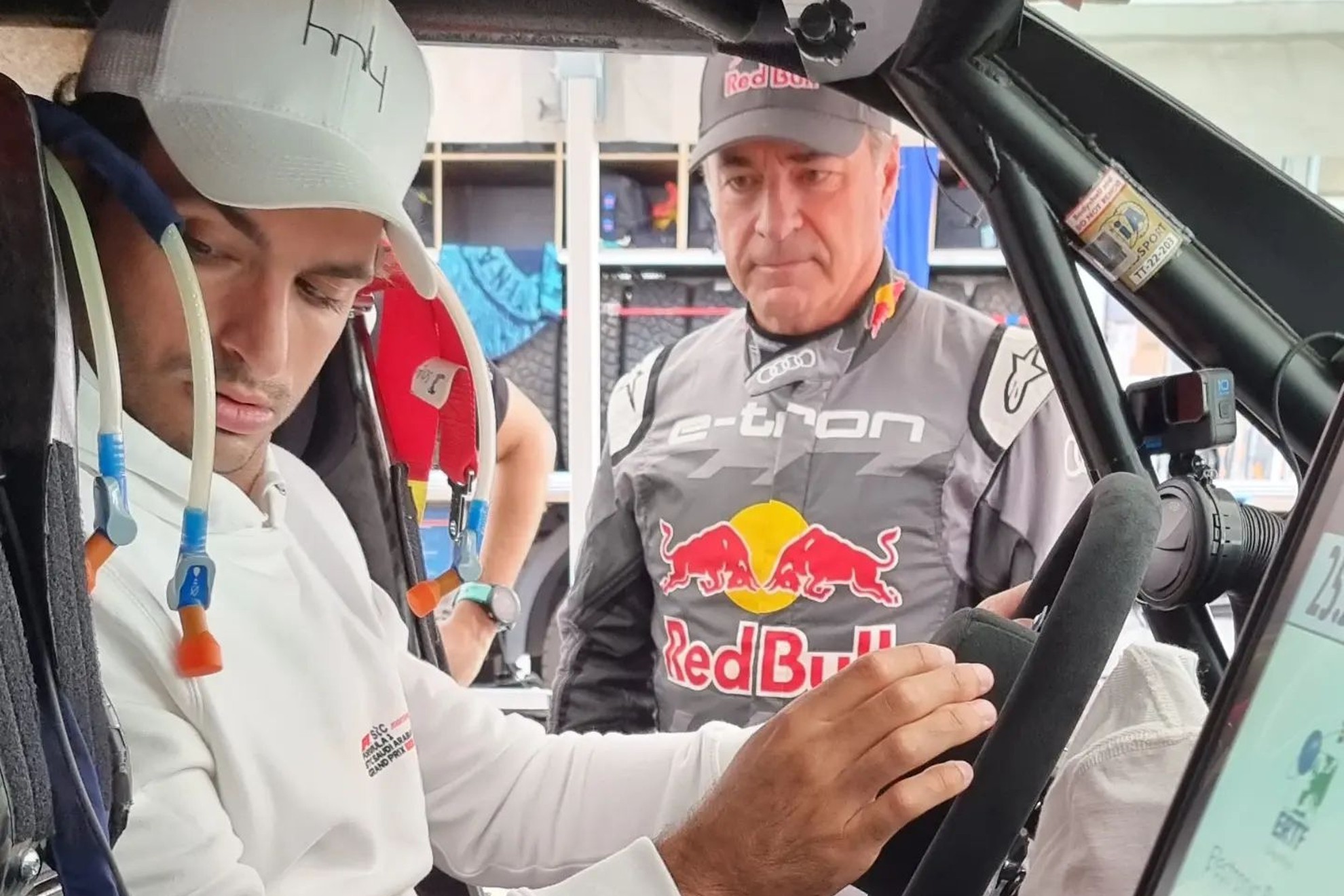Carlos Sainz Junior, 'al volante' del Audi de su padre
