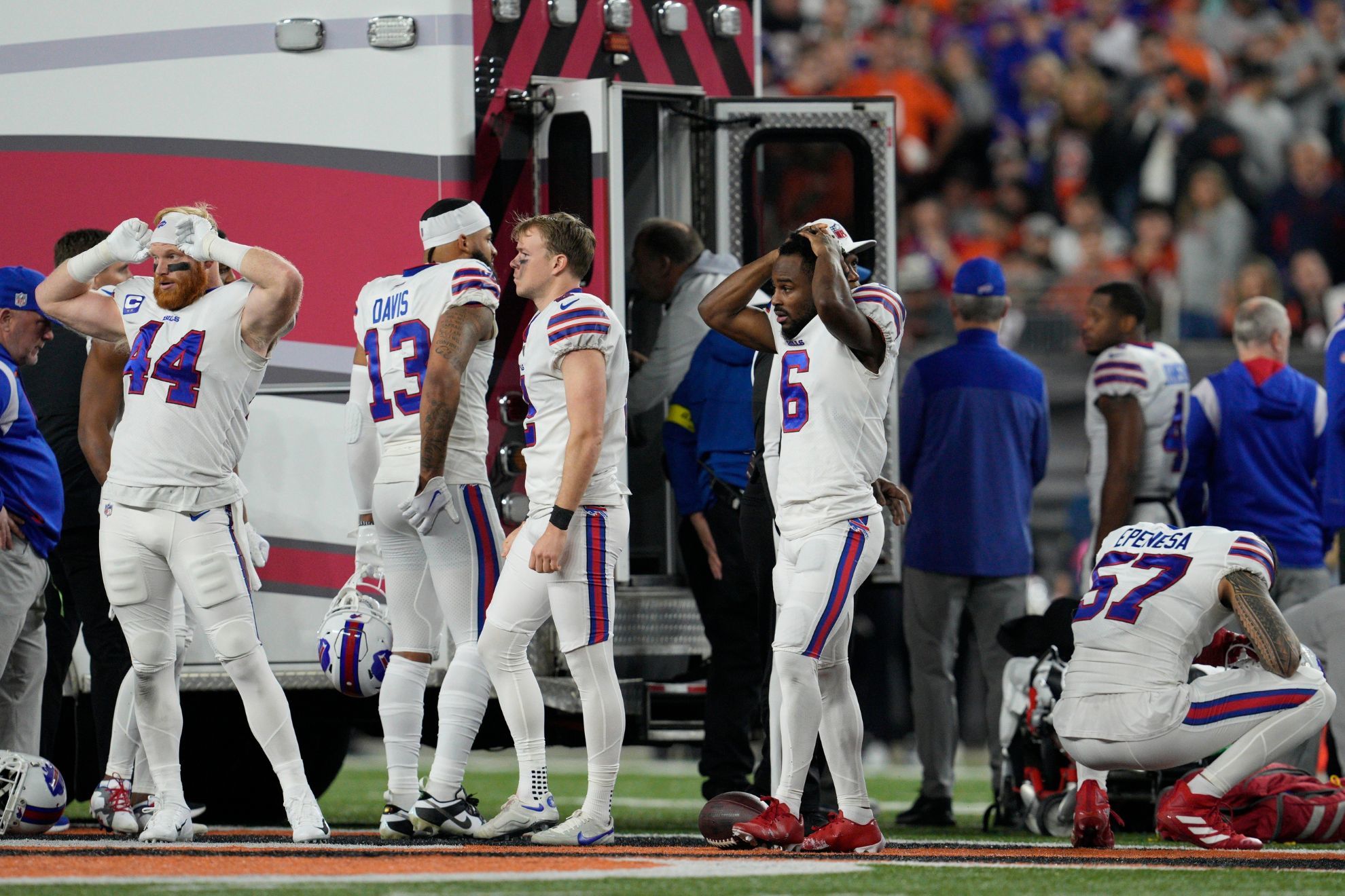 MNF: Bills - Bengals postponed LIVE: Team takes off to Buffalo without  Damar Hamlin