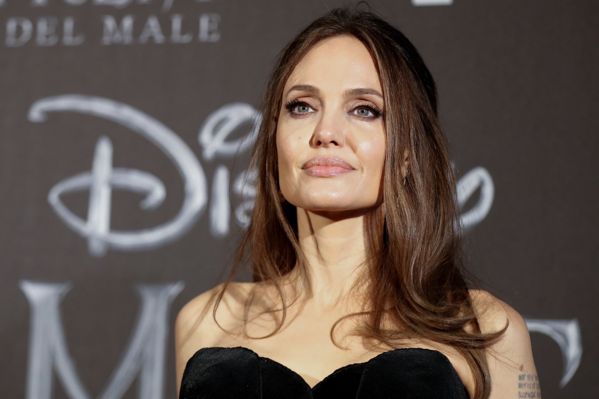Angelina Jolie vuelve a encontrar el amor en un actor ms de 20 aos ms joven que ella