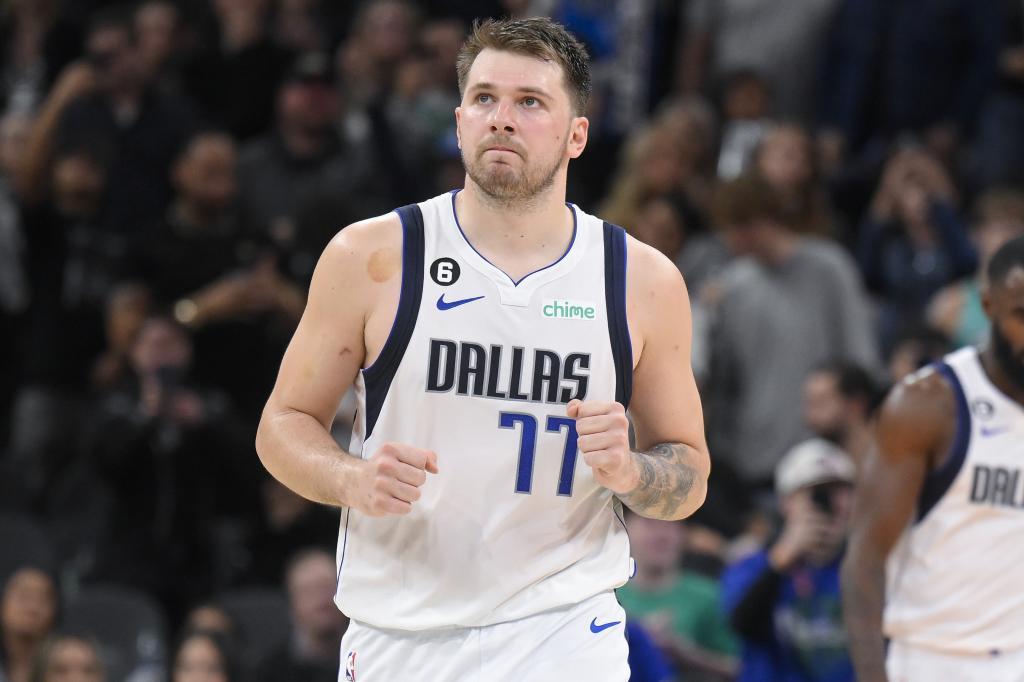 Doncic Celebrates The Basket The Game Against The San Antonio Spurs.