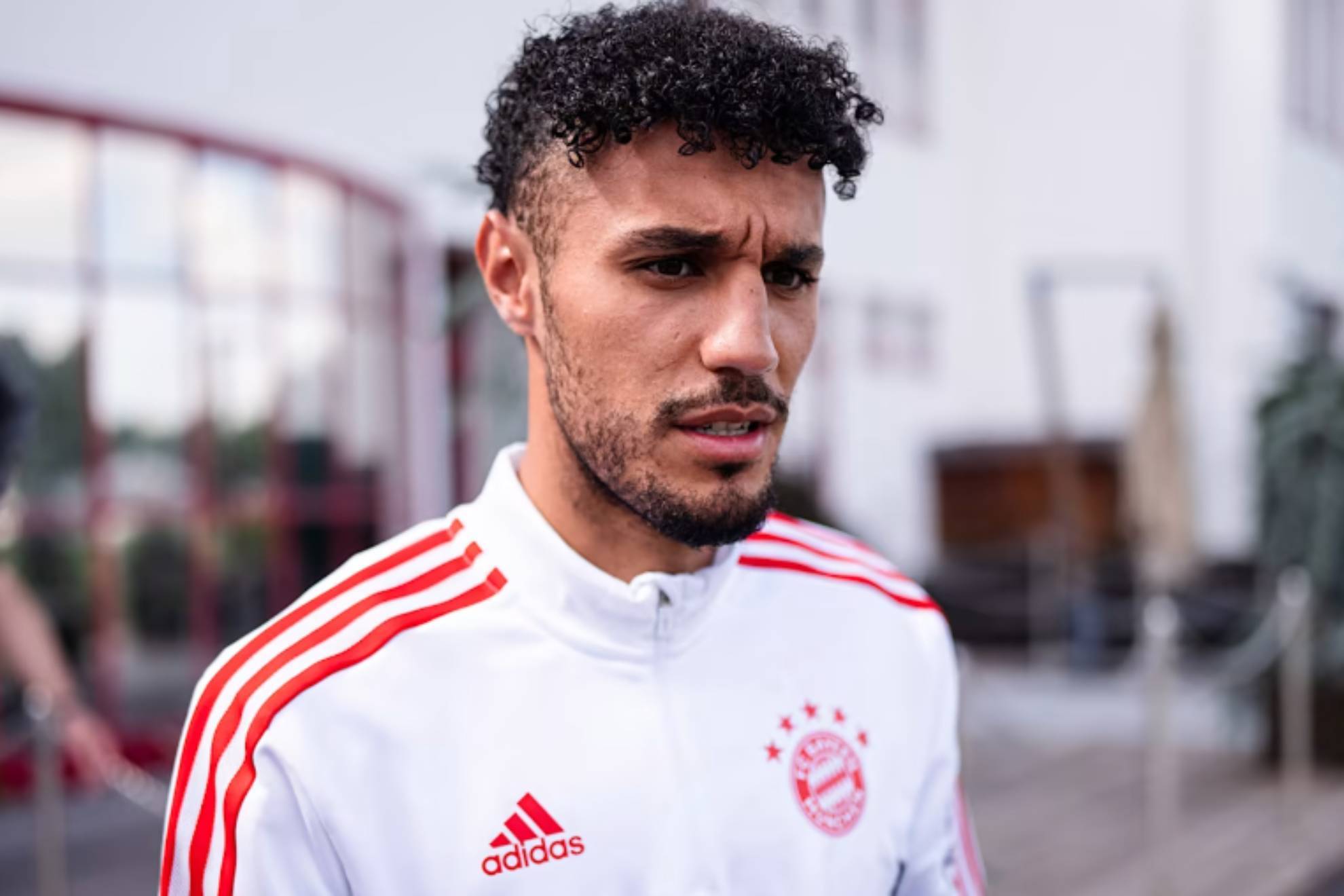 Mazraoui en un entrenamiento del Bayern.
