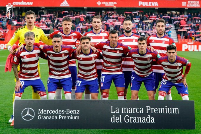Equipo titular del Granada CF frente al Cartagena