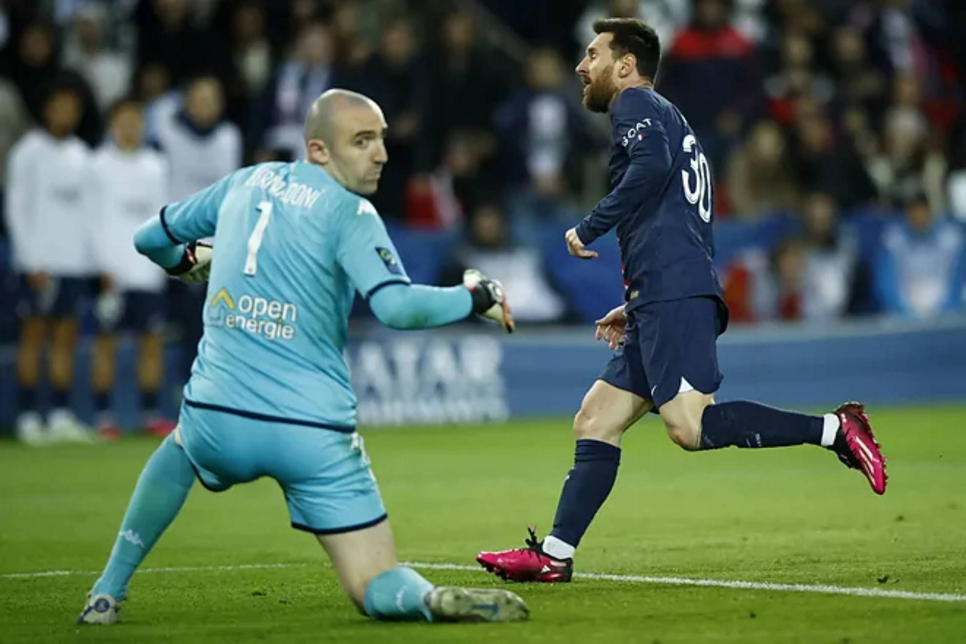 Exhibicin y gol en la vuelta de Messi tras conquistar el Mundial