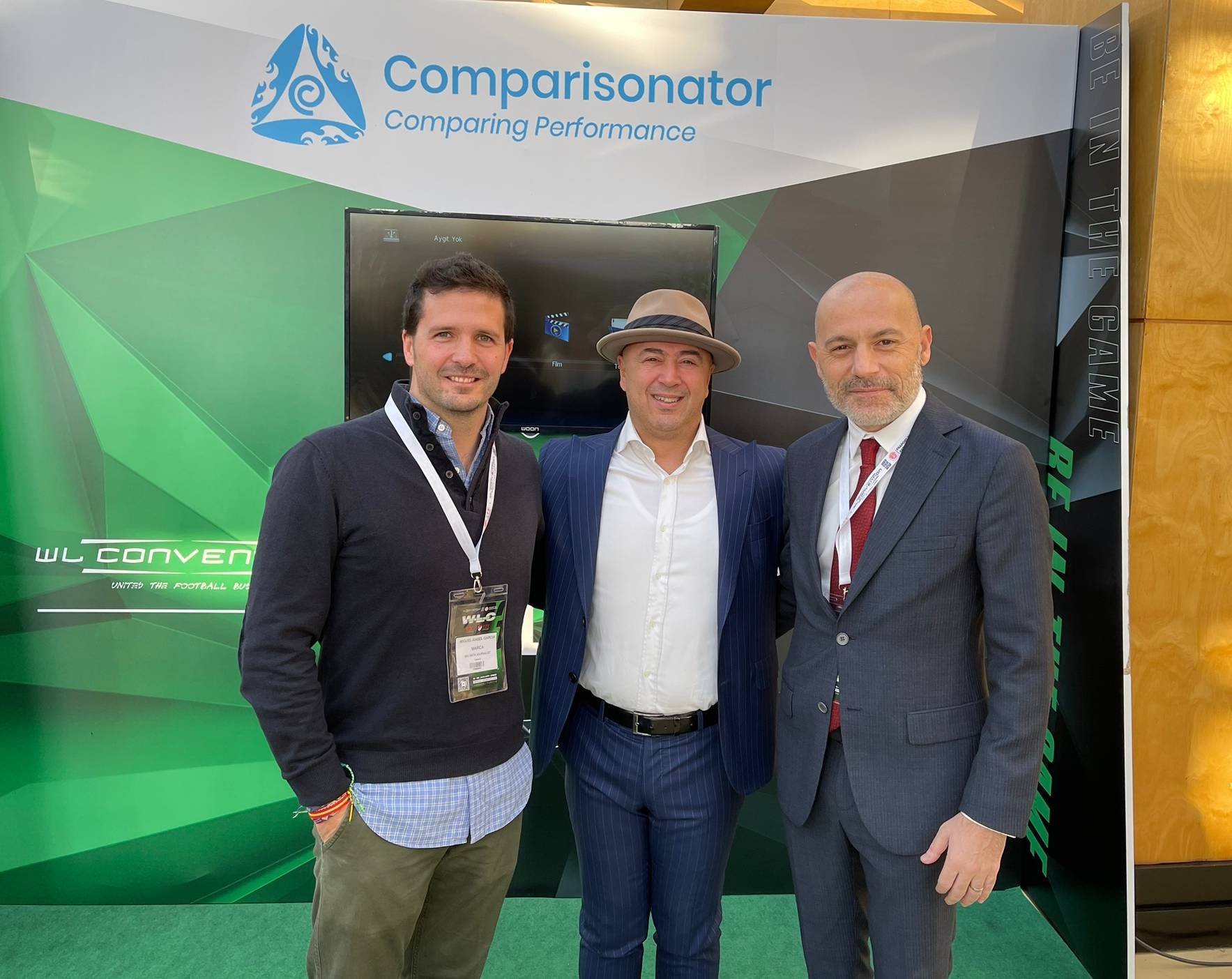 Batgun, en el centro entre el periodista de MARCA y el ex 