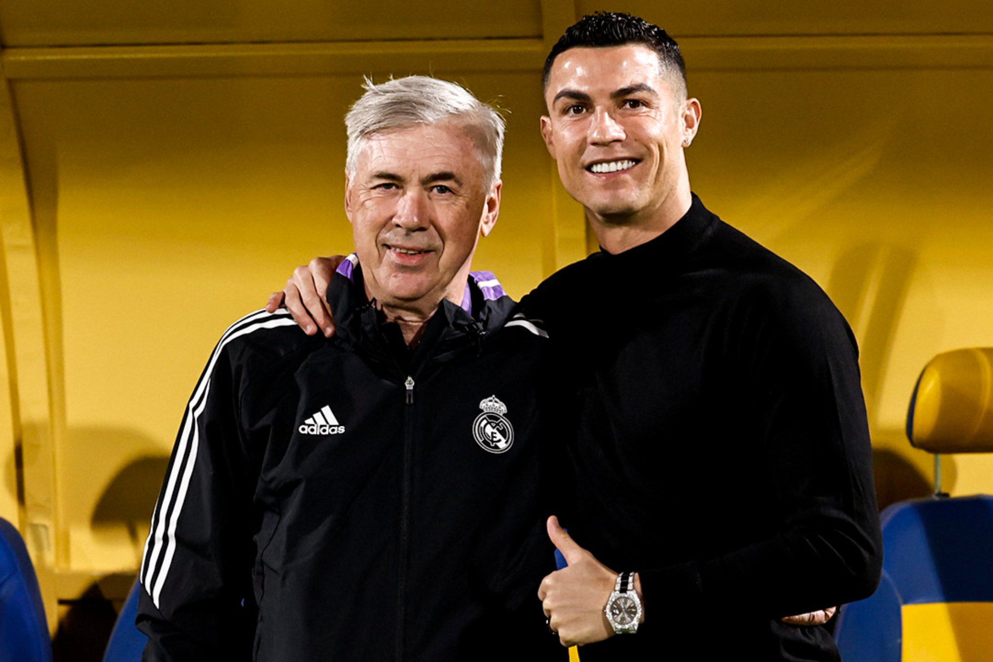 Cristiano Ronaldo y Ancelotti posan juntos en Arabia | @RealMadrid