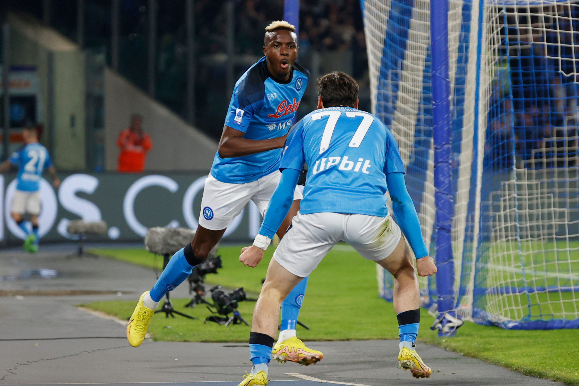 Napoli humilla a la Juventus para ser más líder que nunca
