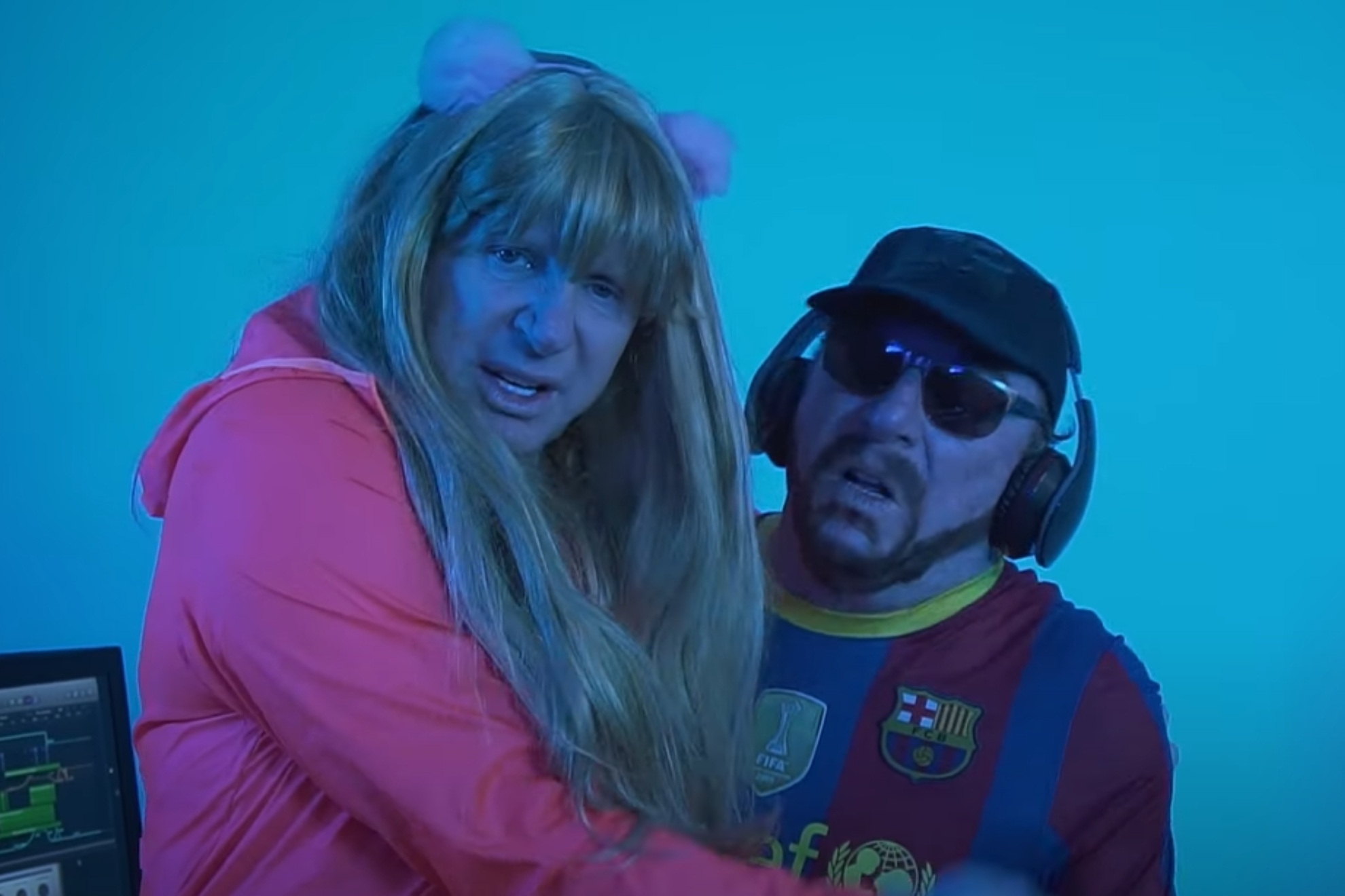Los Morancos parodian a Shakira y Bizarrap con un jocoso videoclip.