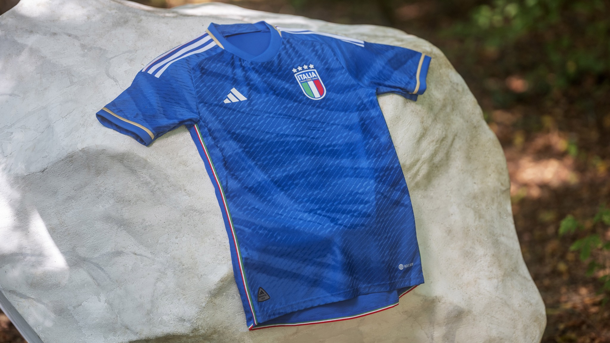 ex entregar obtener Serie A: Las nuevas camisetas de Italia: inspiradas en el mármol para 'una  nueva era' | Marca