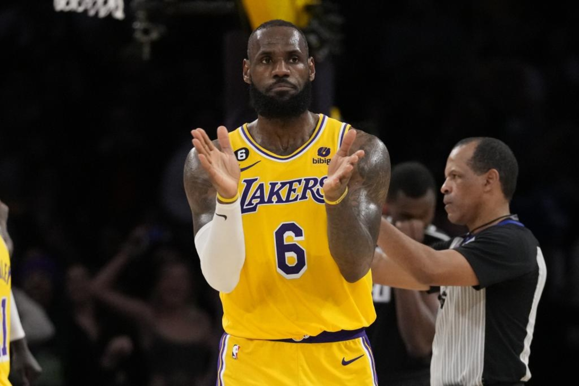 Los pecados de los Lakers vuelven a aflorar: rbitros, psimos finales...