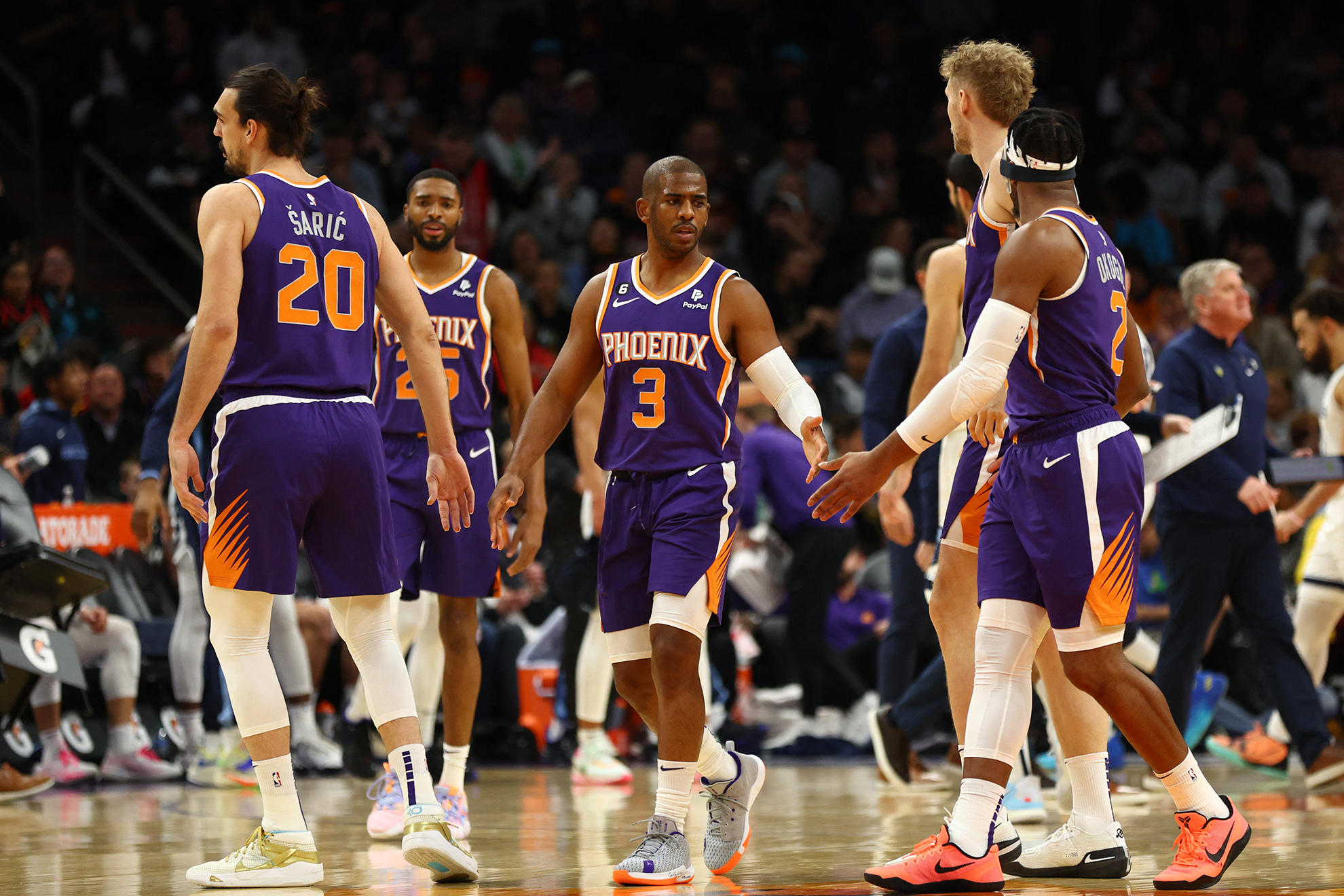 Los Suns sobreviven ante los Grizzilies. Reuters