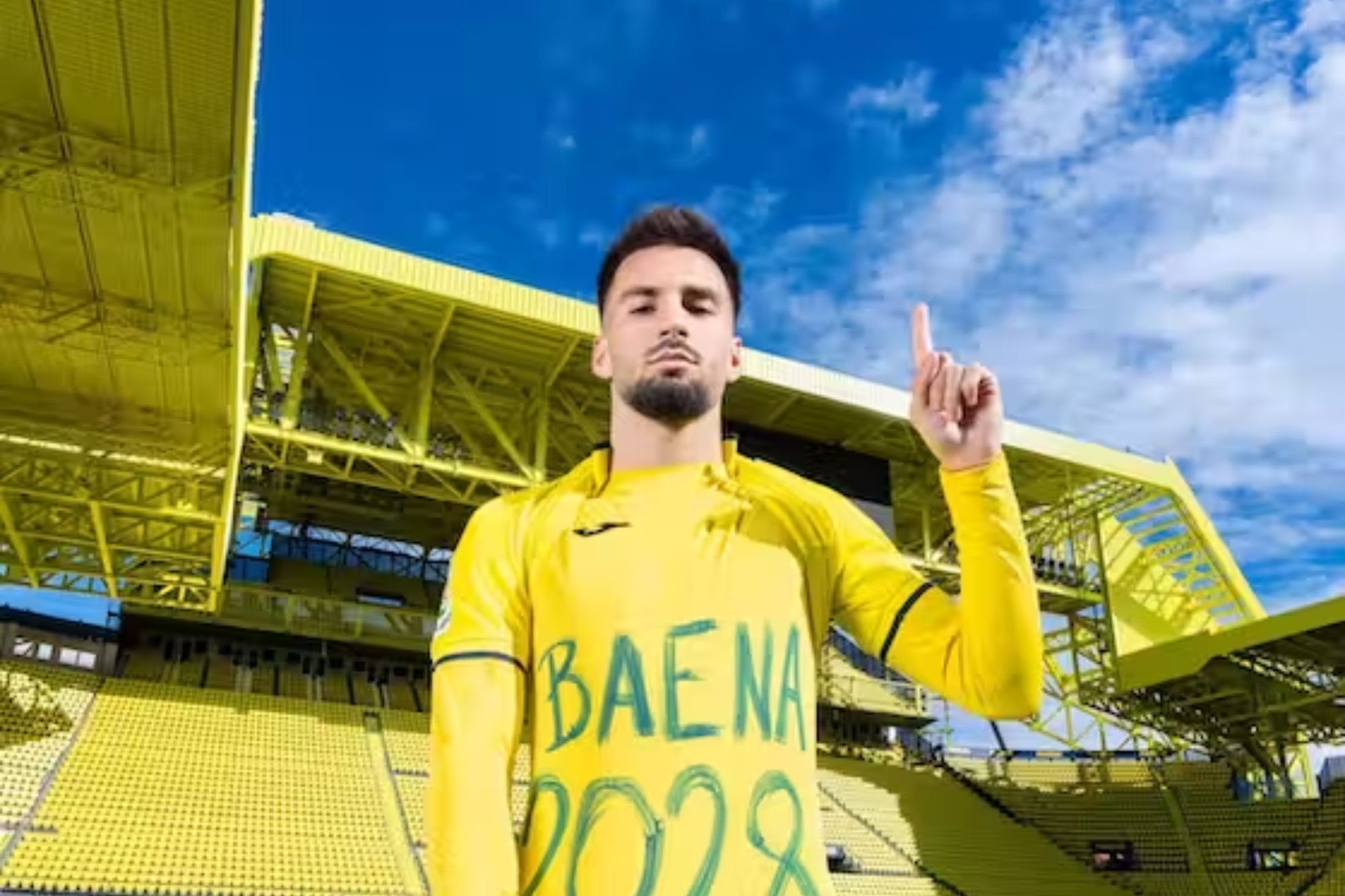 Baena: "Mi deseo es ganar otro título con el Villarreal"