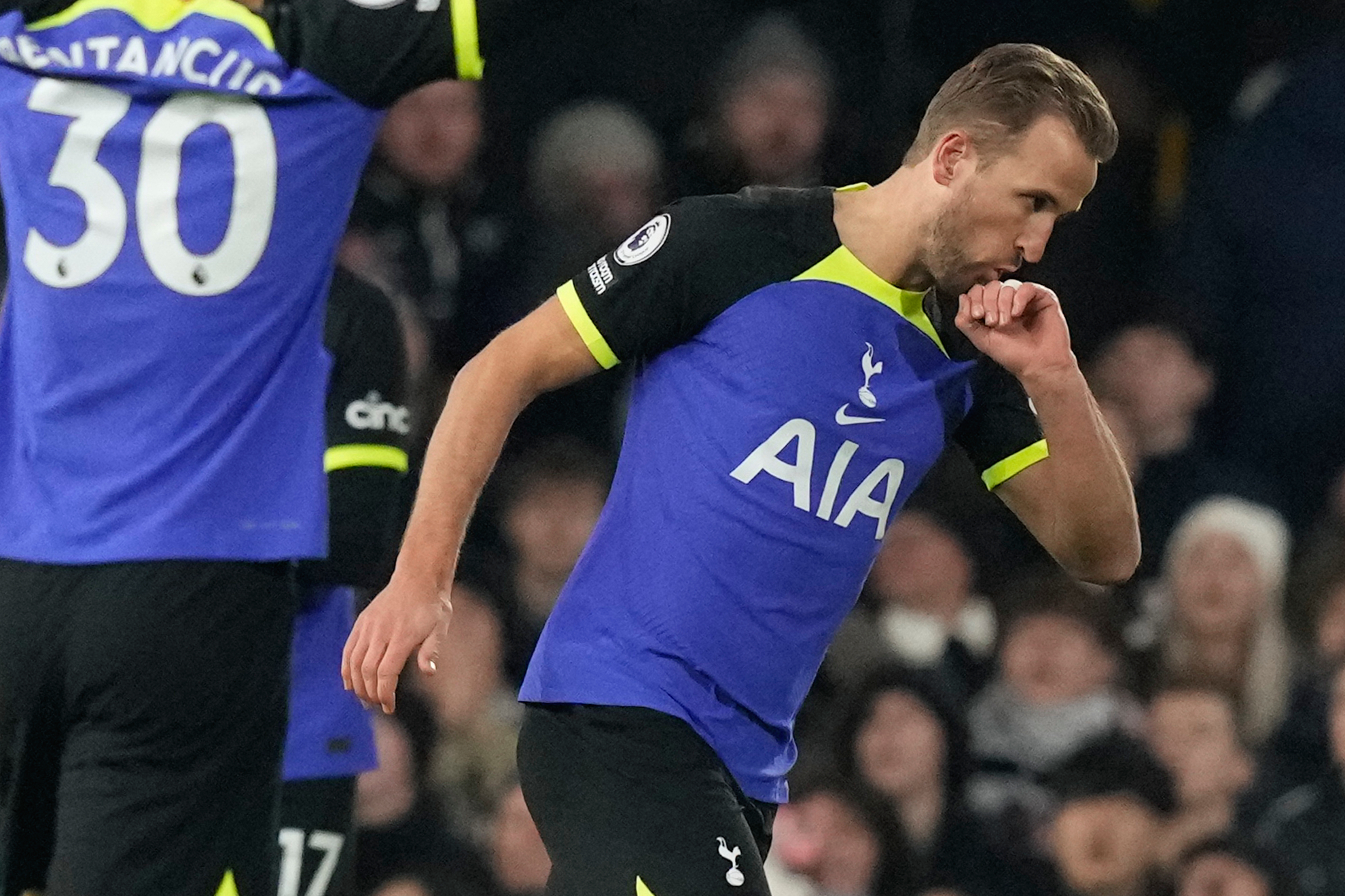 Kane se convierte en el mximo goleador de la historia del Tottenham con este golazo