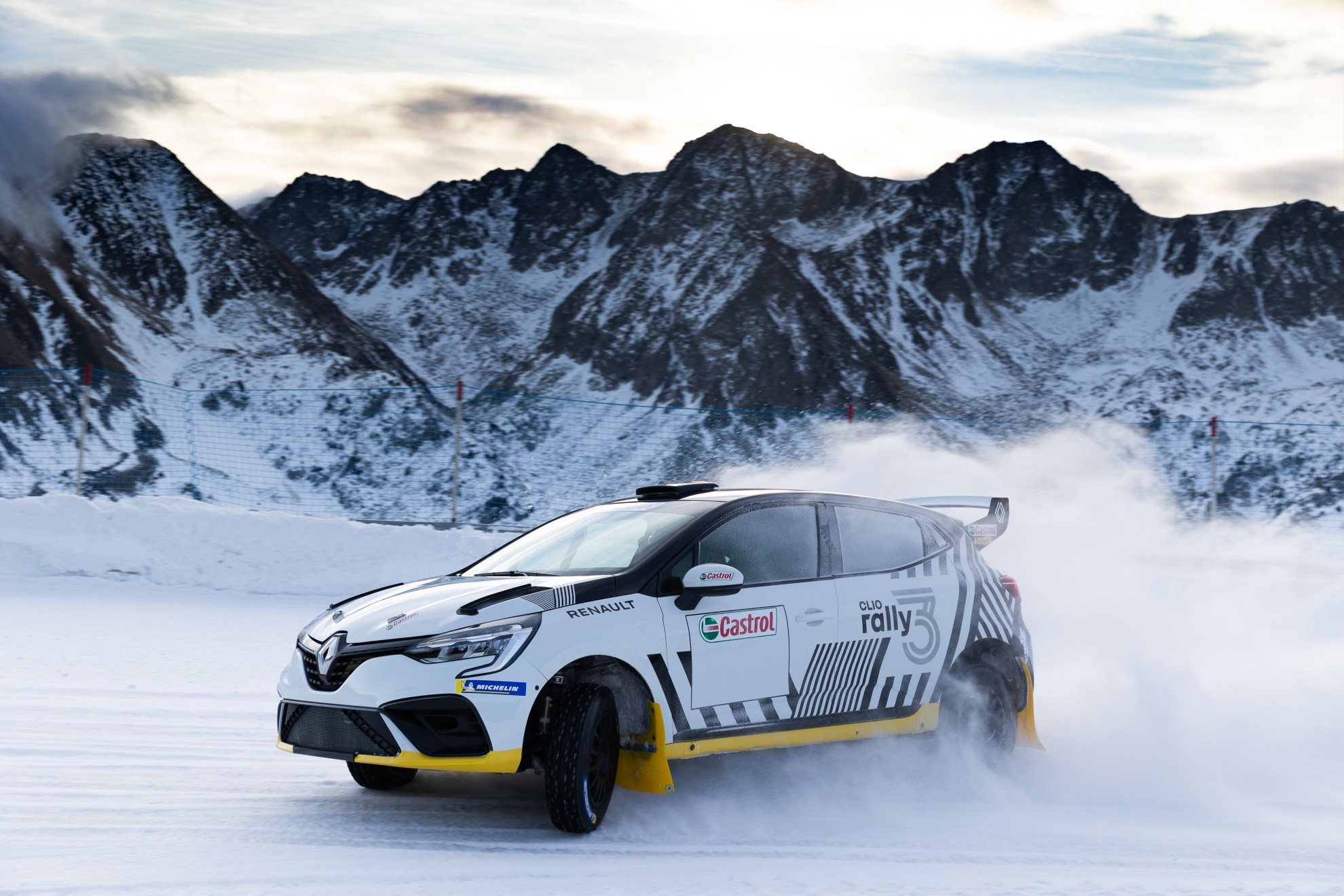 El Clio Rally3 destaca por su sistema de tracción integral.