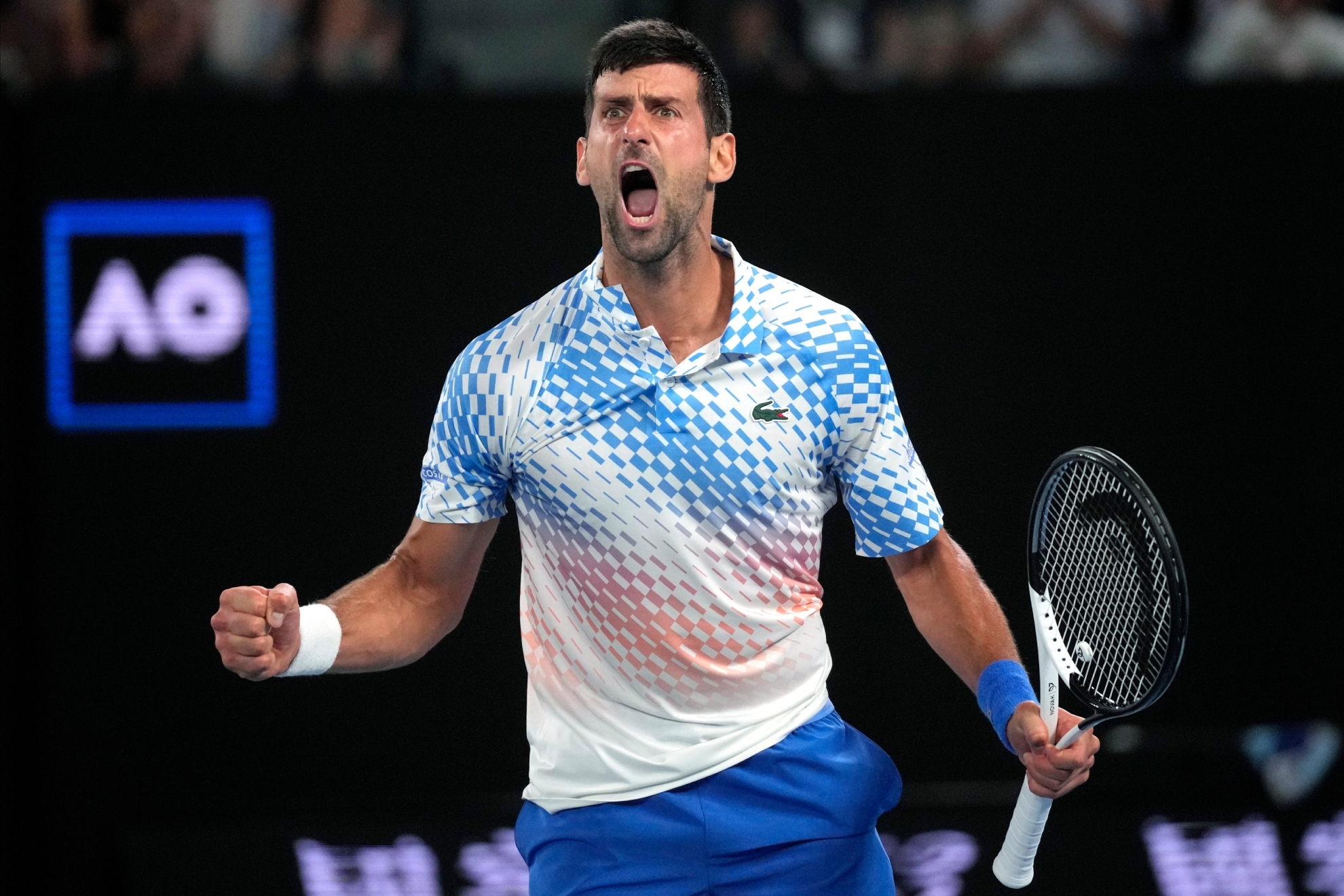 Djokovic ruge tras pasar a semifinales
