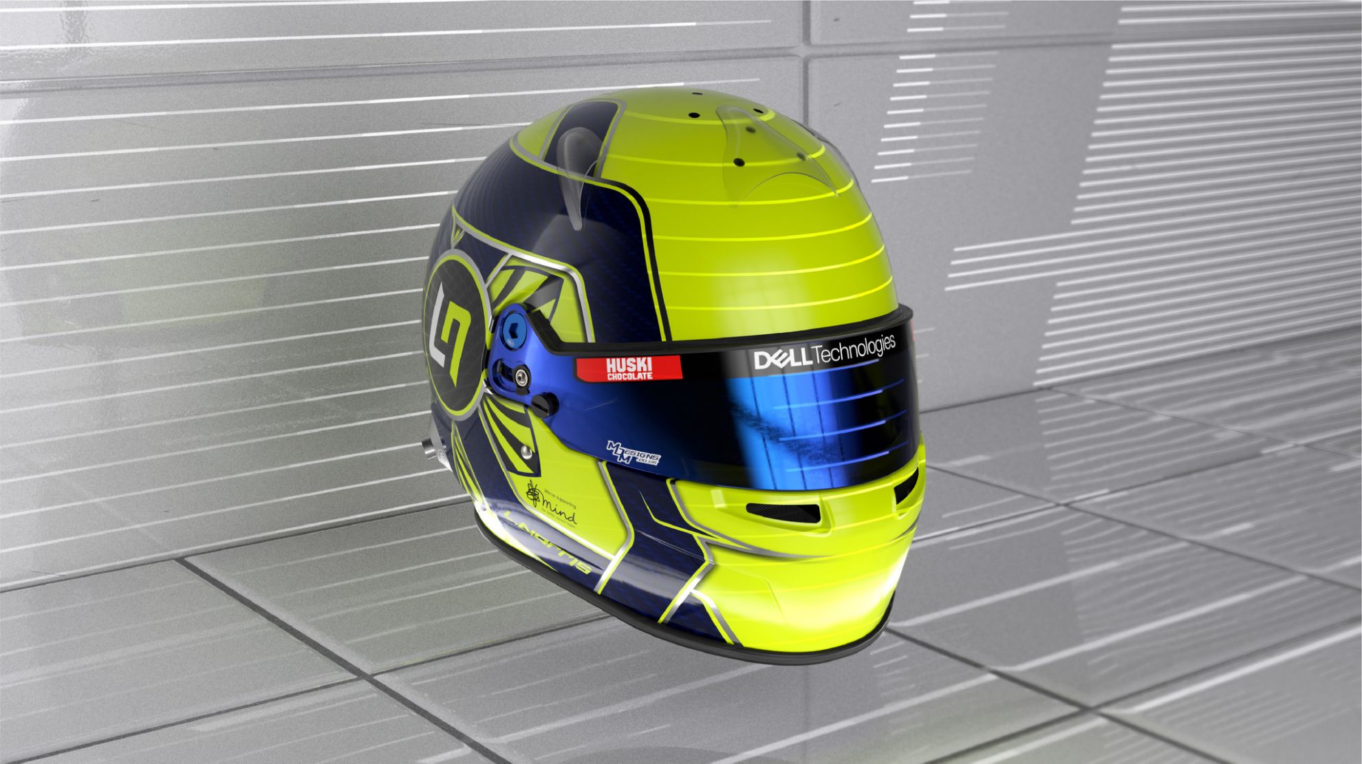 El amarillo, homenaje a Valentino Rossi, es el color que predomina en sus cascos.