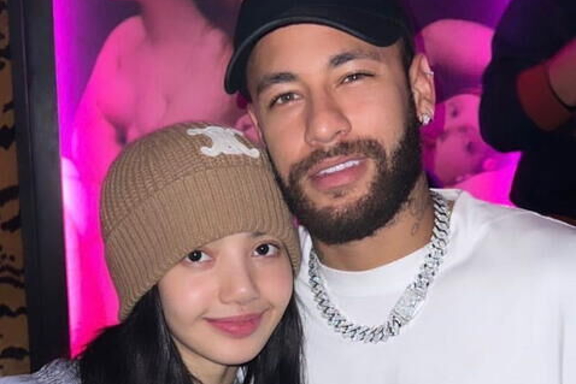 Neymar conoce a Lisa, estrella del K-pop con Blackpink