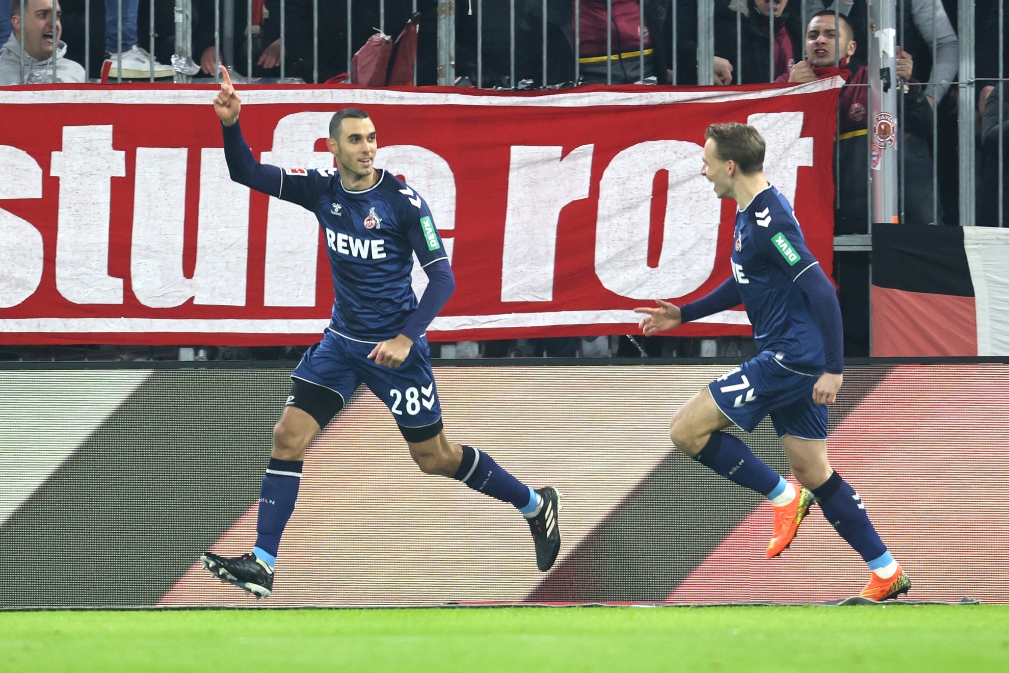 Ellyes Skhiri celebra su gol contra el Bayern.