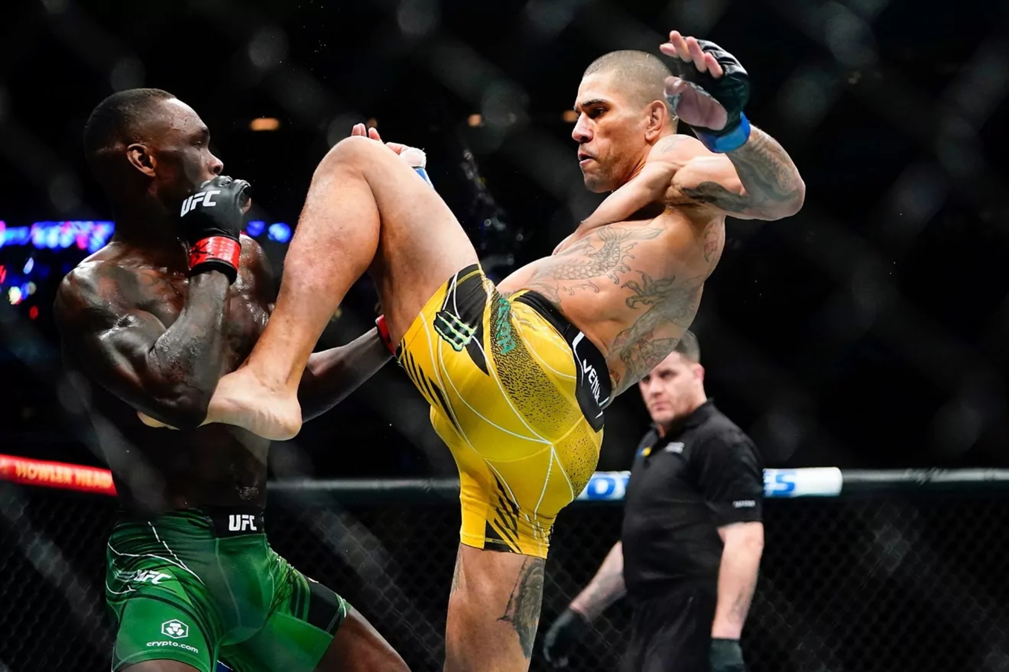 Alex Pereira takes on Israel Adesanya for the first time in the UFC.
