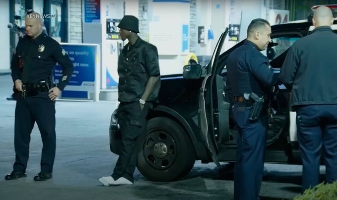 Estrella de los Lakers es detenido en su coche ¿Por robo?