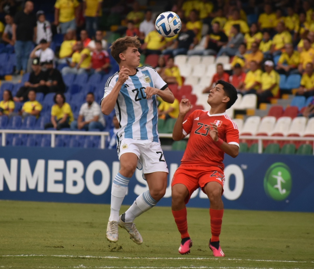 Nico Paz, en un partido con Argentina en el Sudamericano Sub20.
