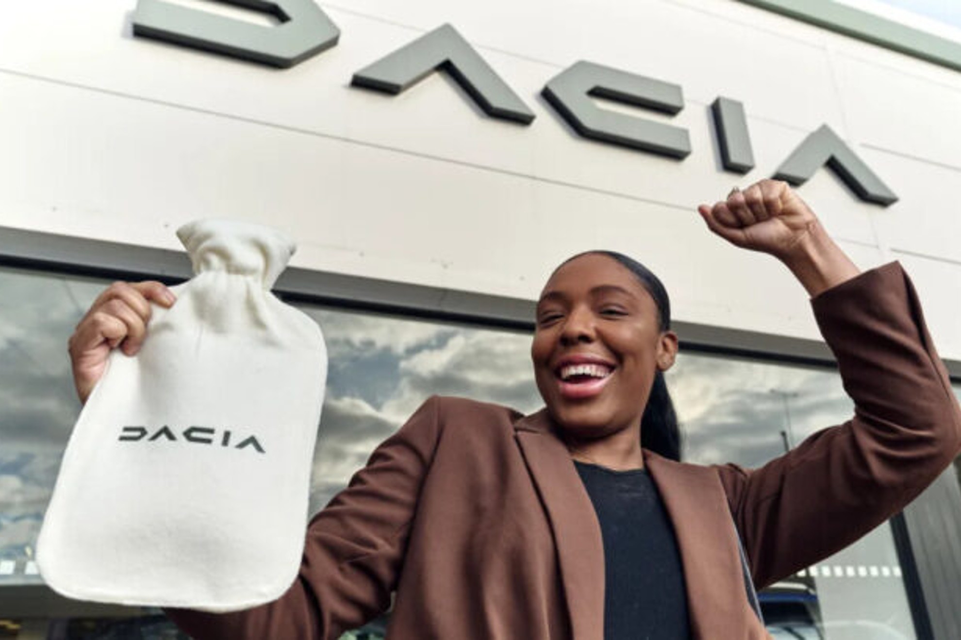 Dacia ha puesto en marcha una irónica campaña de marketing en Reino Unido.