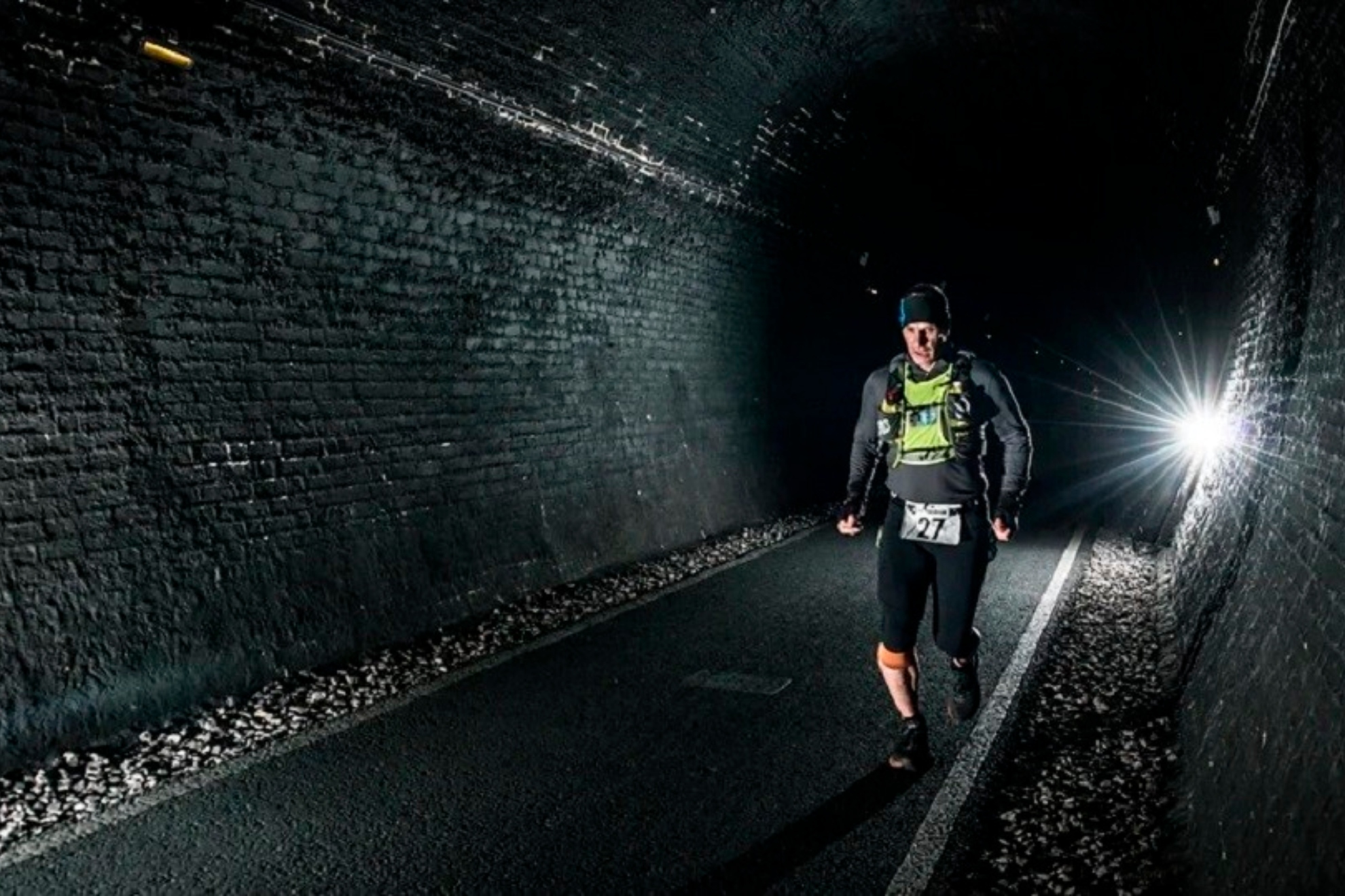 El túnel del terror: 320 kilómetros corriendo casi a oscuras