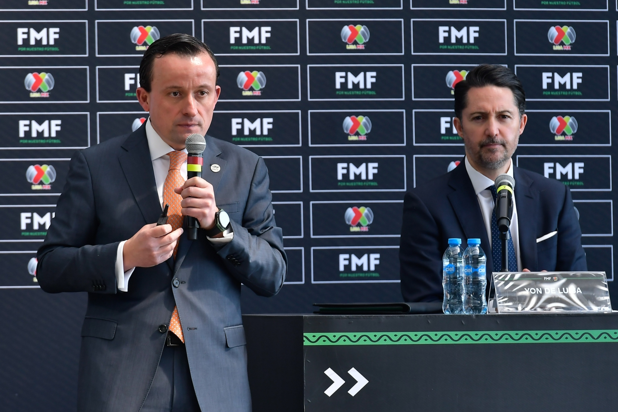 Mikel Arriola y Yon de Luisa durante el anuncio de la nueva estructura del fútbol mexicano | Imago7