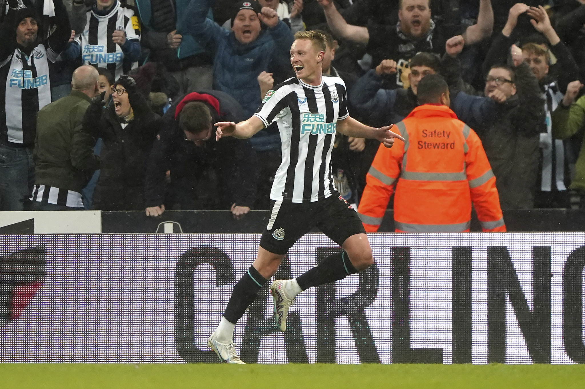 Newcastle United's Sean Longstaff celebrates scoring