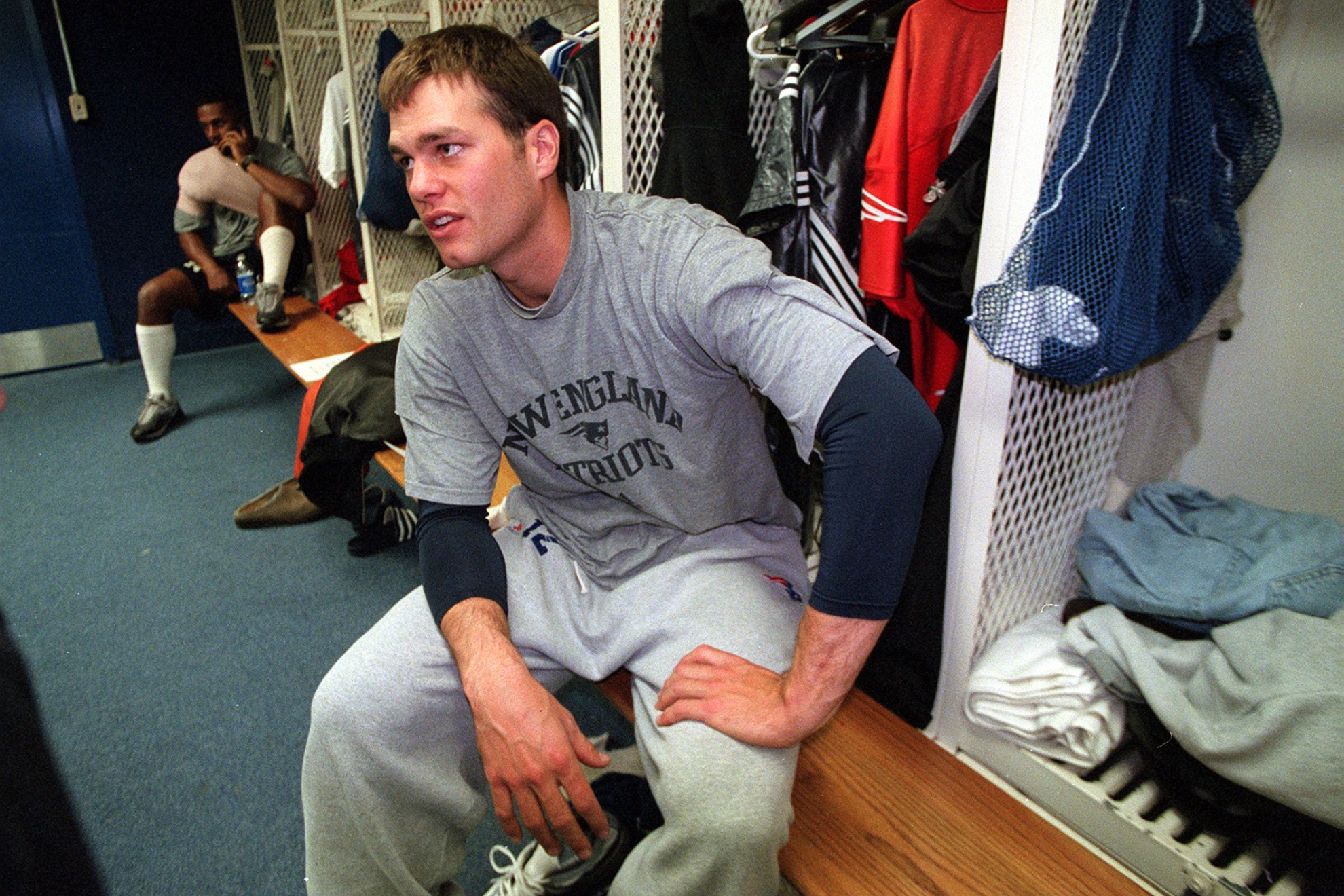Tom Brady en el vestuario de los New England Patriots durante su primera temporada en la NFL.