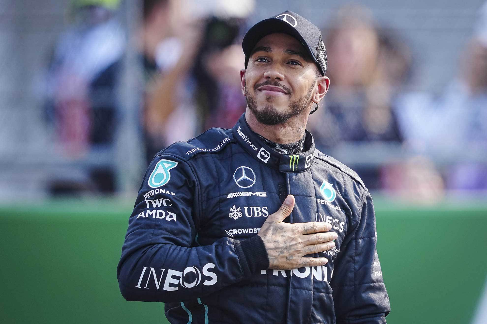 Lewis Hamilton habla al subirse por primera vez al Mercedes en 2023 |...