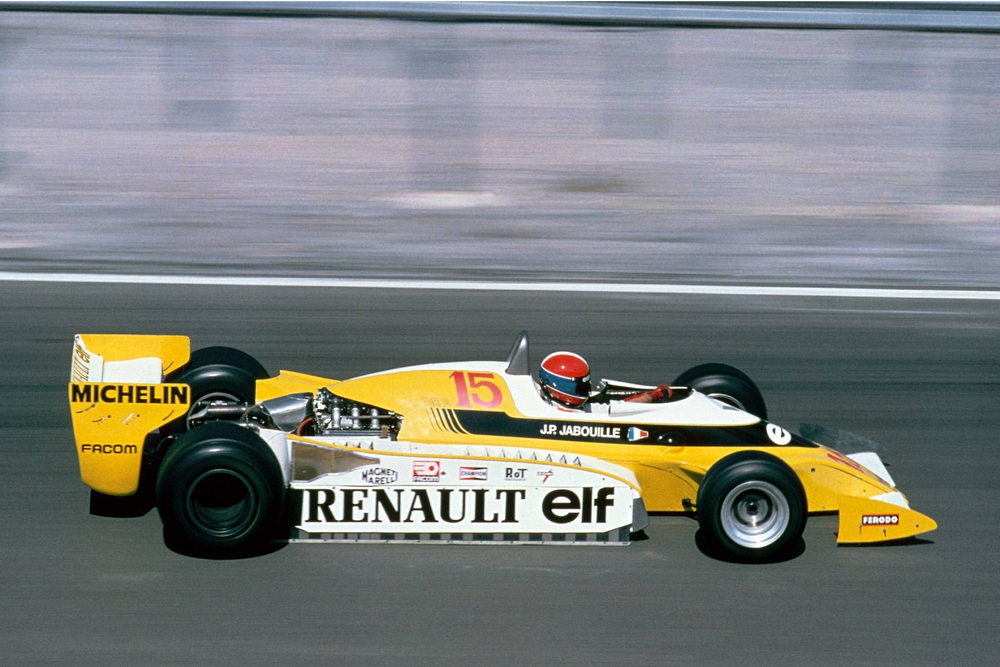 Jabouille, al volante del pirmer monoplaza de F1 de Renault, el RS01.