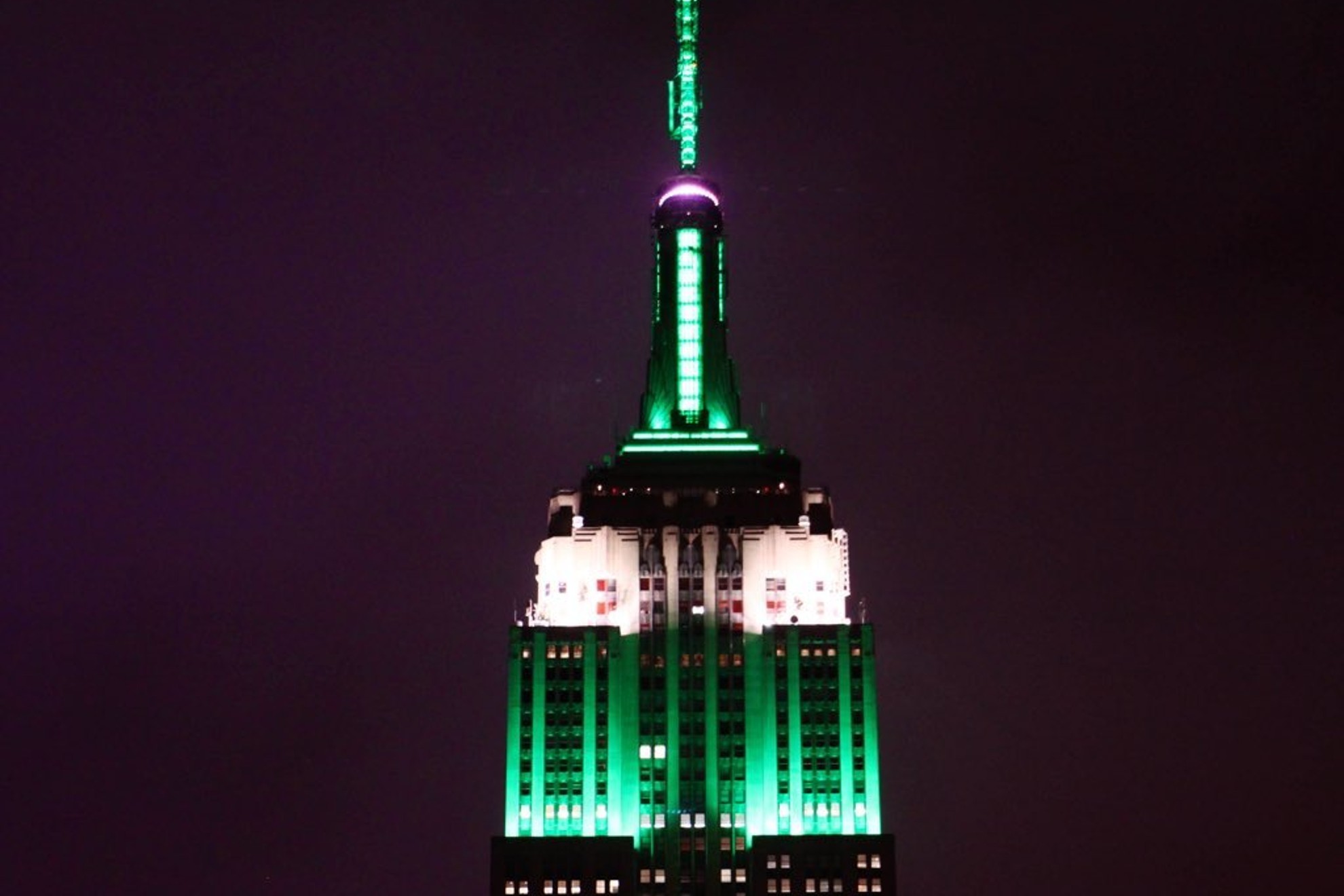 Empire State lits with Philly's colors after Eagles won NFC Championship.