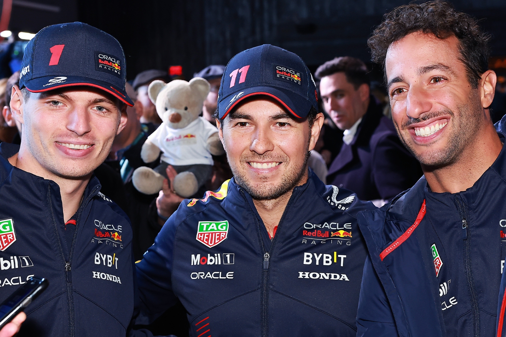 Checo, con Verstappen y Ricciardo.