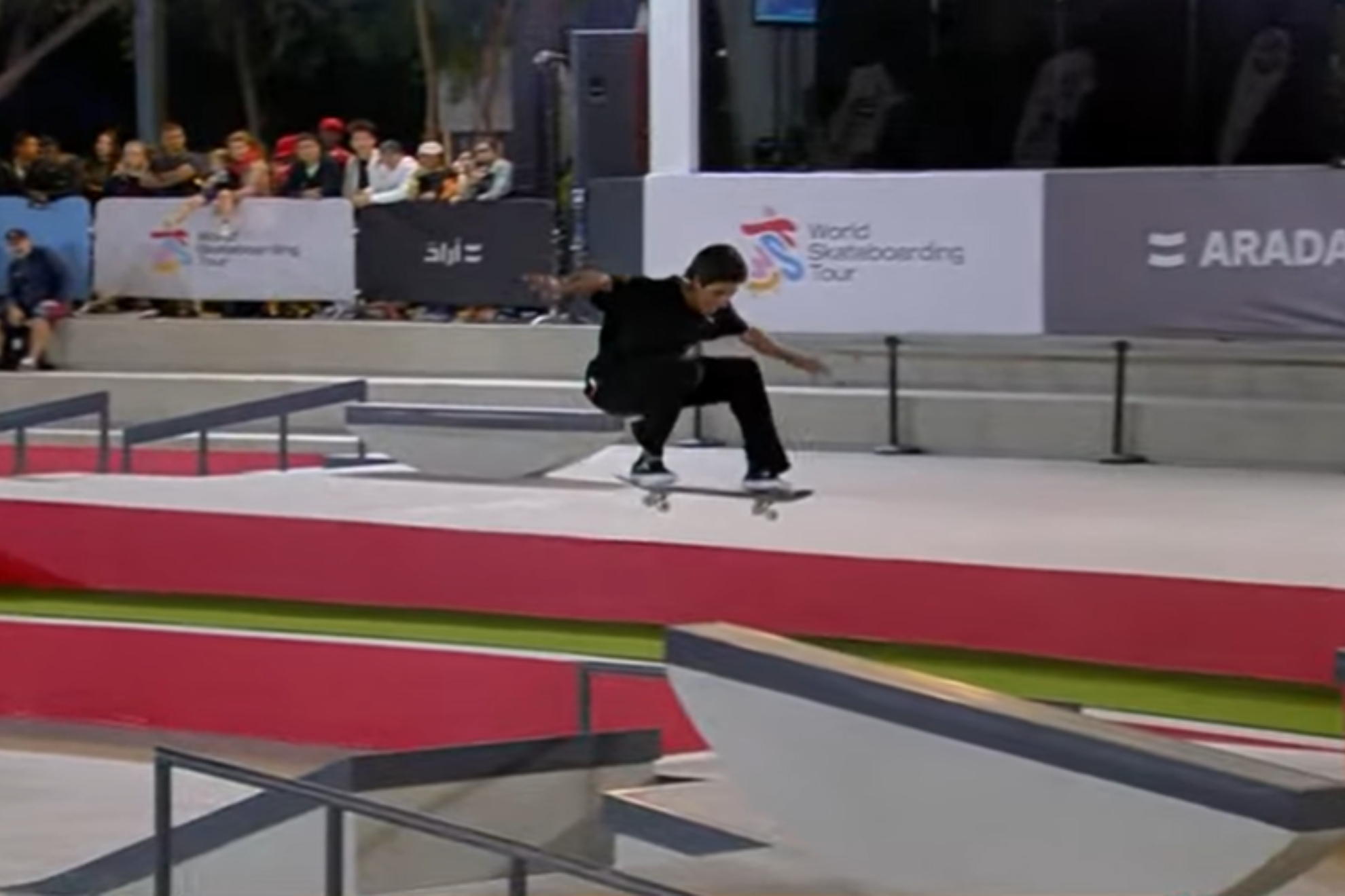 El colombiano Jhancarlos González acaricia la final del Mundial de Skateboarding