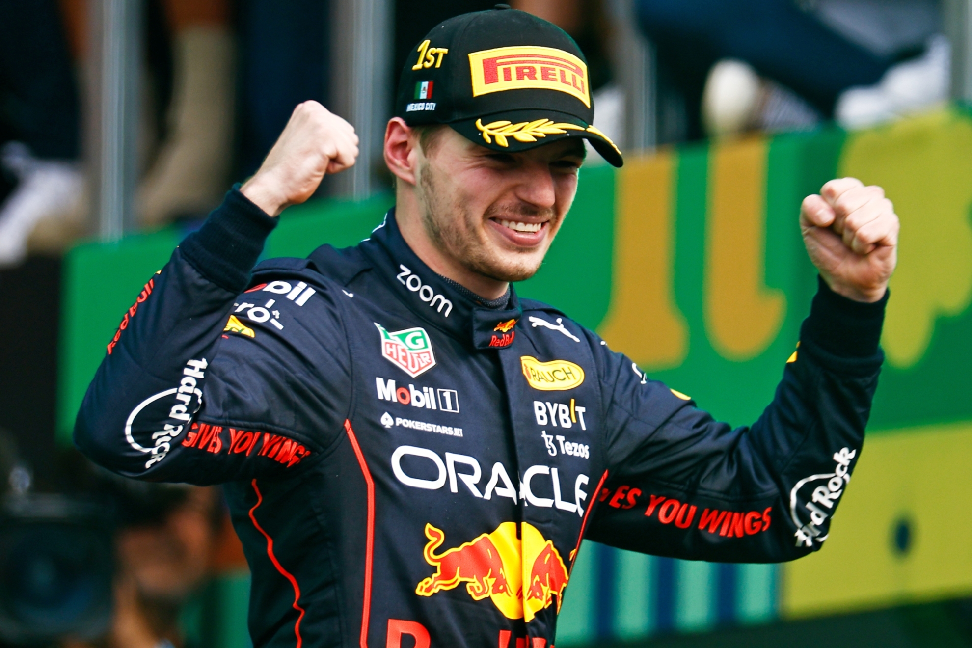 Max Verstappen celebra un triunfo en 2022.