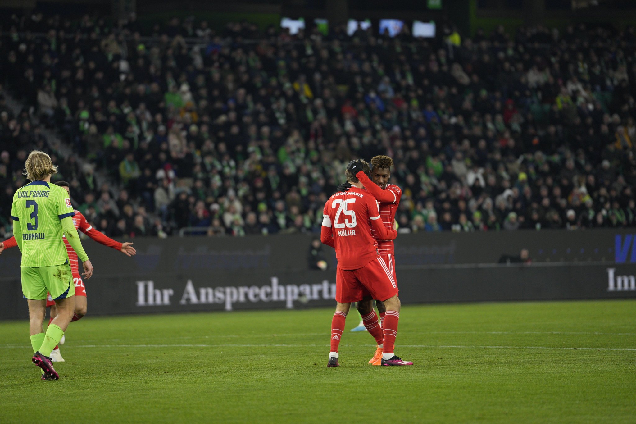 Müller y Coman celebran el gol.