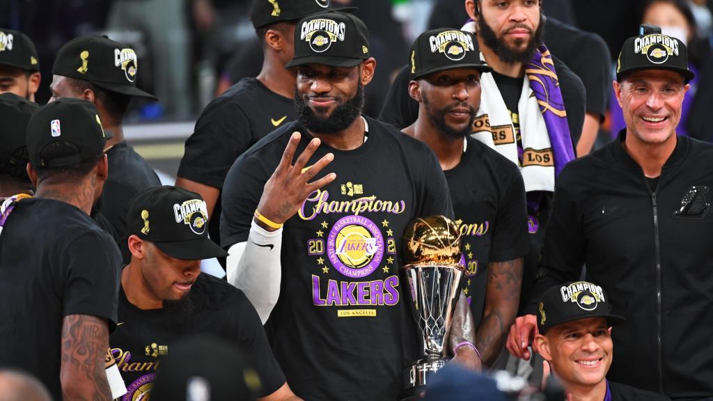LeBron, durante la celebracin de su anillo con Los Lakers.
