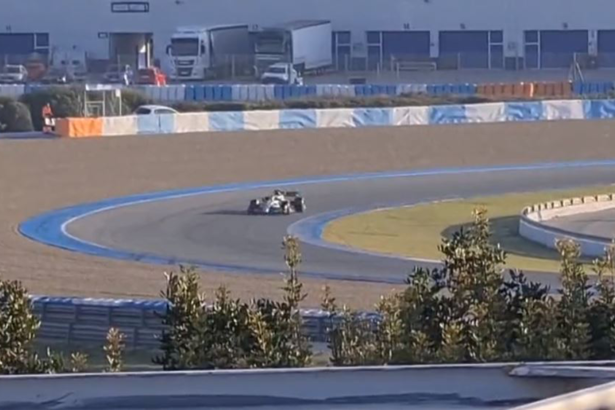 Imágenes inéditas de Fernando Alonso pilotando el Aston Martin