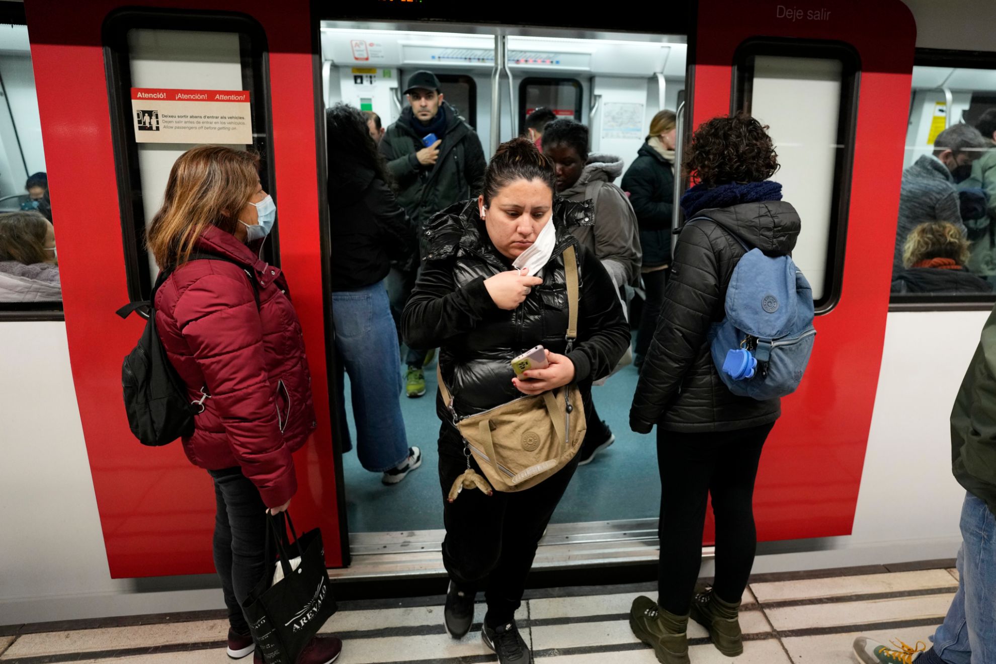 Imagen del Metro de Barcelona, hoy mircoles, primer da del fin de la obligatoriedad.
