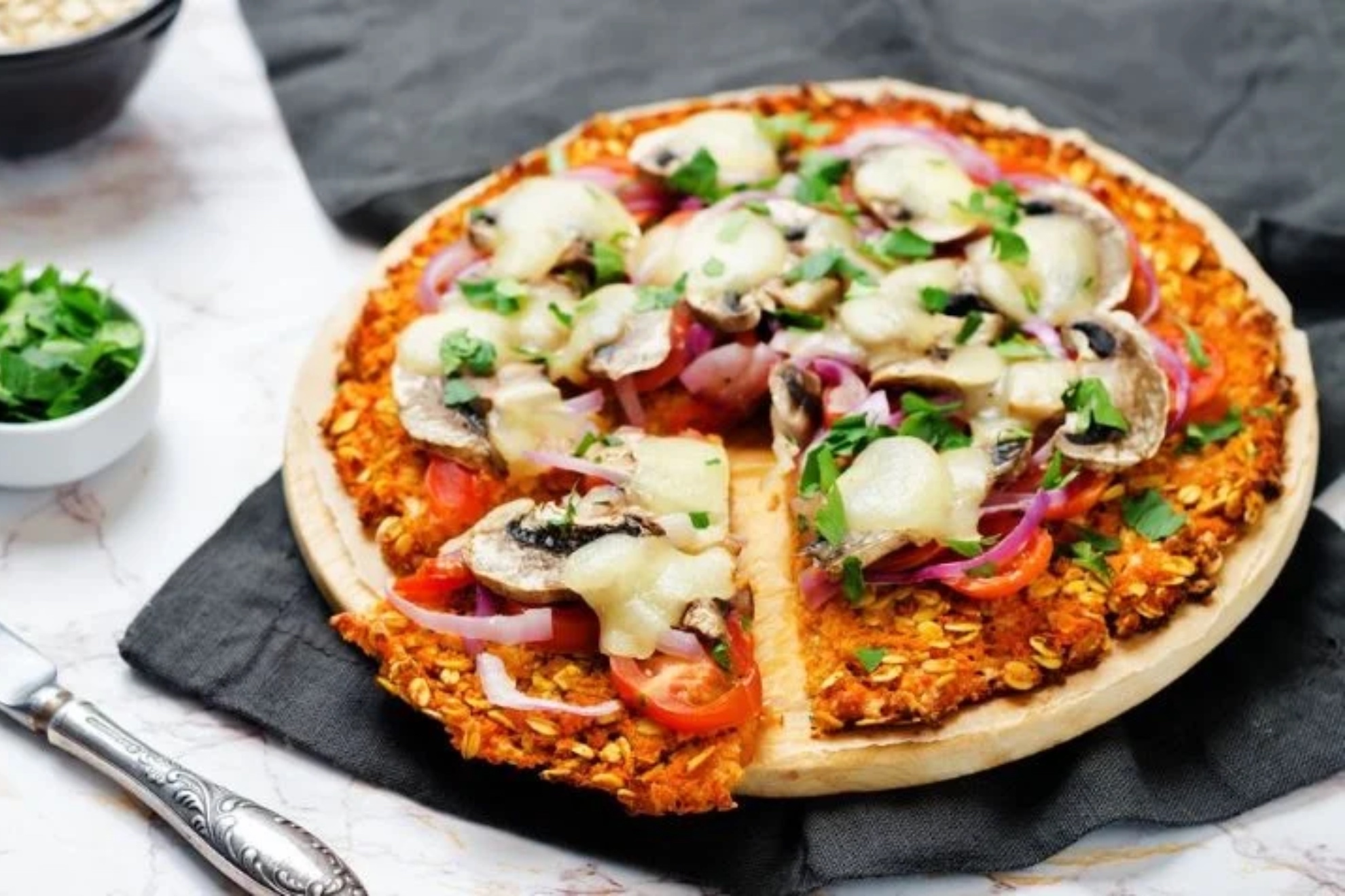 Así es la pizza fitness perfecta para después de entrenar e incluir en tu dieta habitual