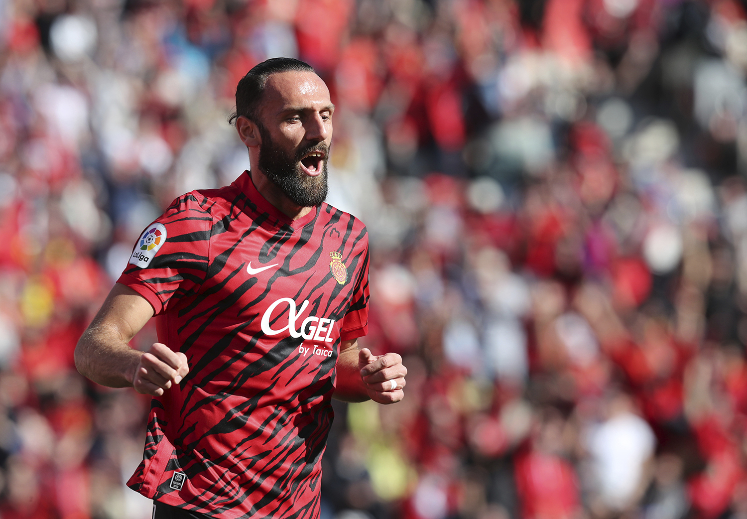 Vedat Muriqi celebra un gol con el Mallorca.