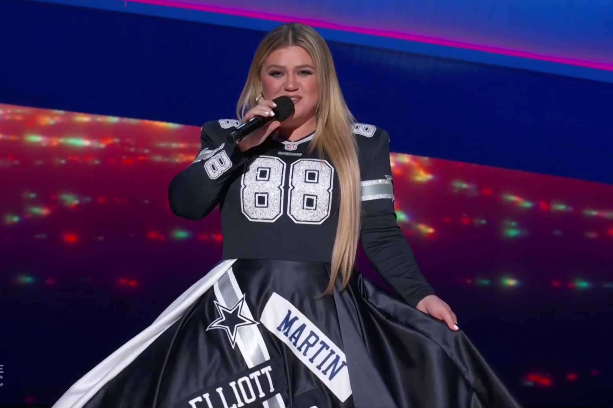 Kelly Clarkson Wears Incredible Dallas Cowboys Dress While Hosting