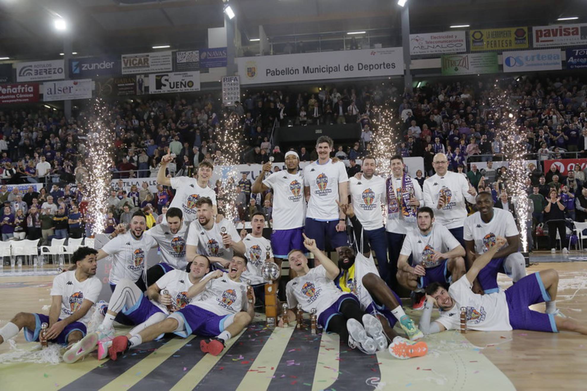El Zunder Palencia celebra el triunfo en la final de la Copa Princesa.