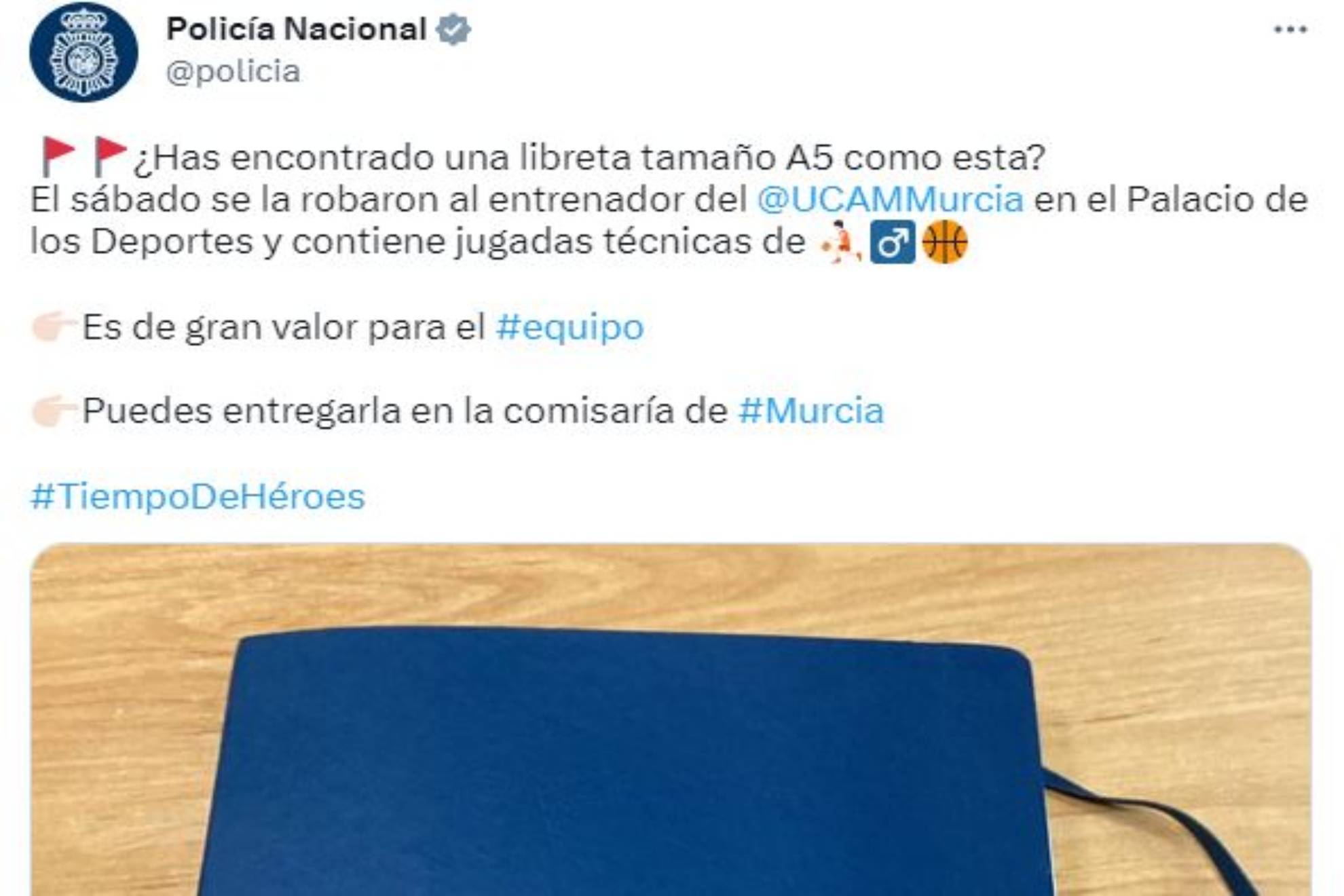 La Policía Nacional denuncia el robo de la libreta del entrenador del UCAM Murcia... tras sentirse perjudicado ante el Real Madrid