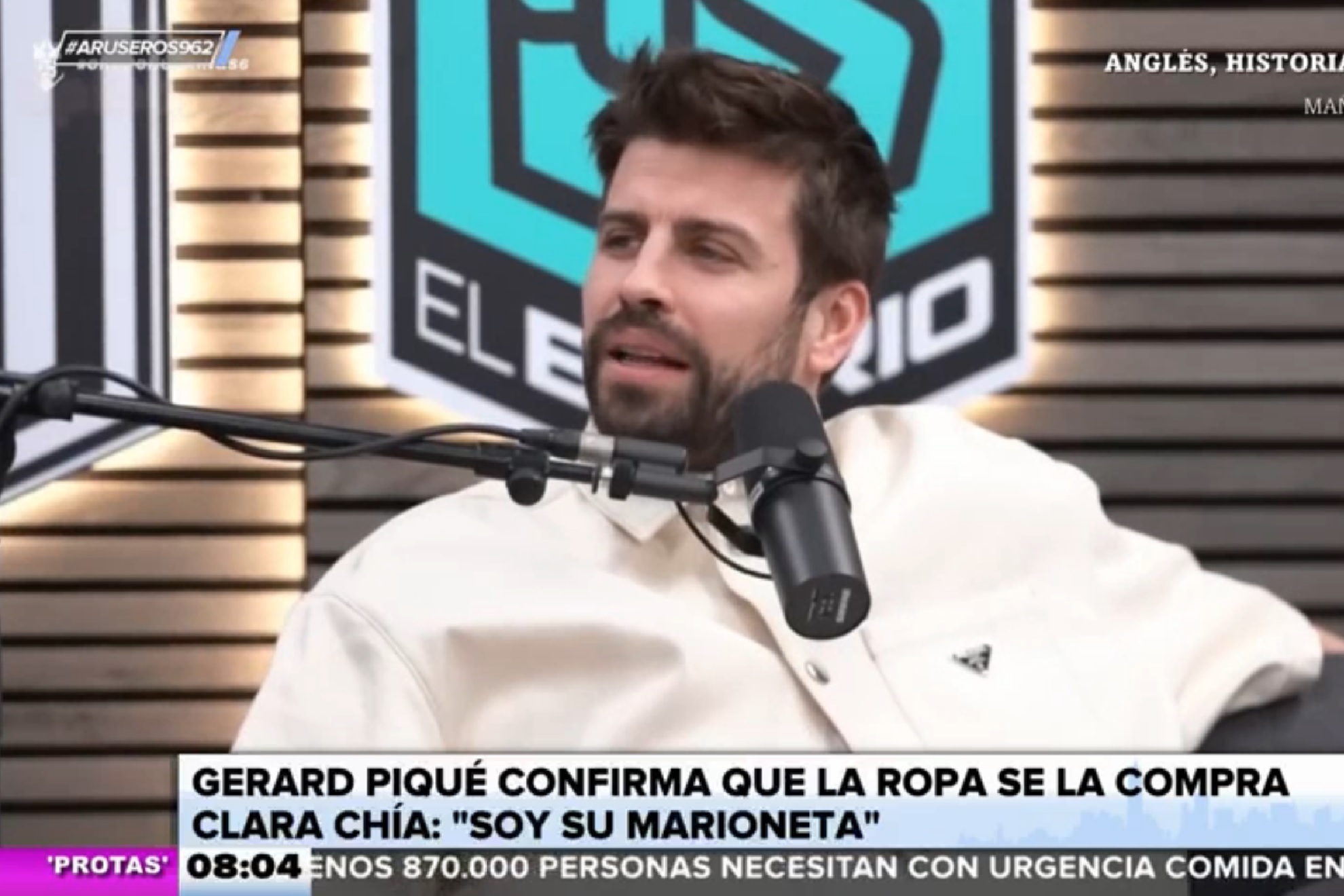 Pique confesses that he doesn't follow fashion trends and claims Clara Chia chooses his clothes: I am a puppet